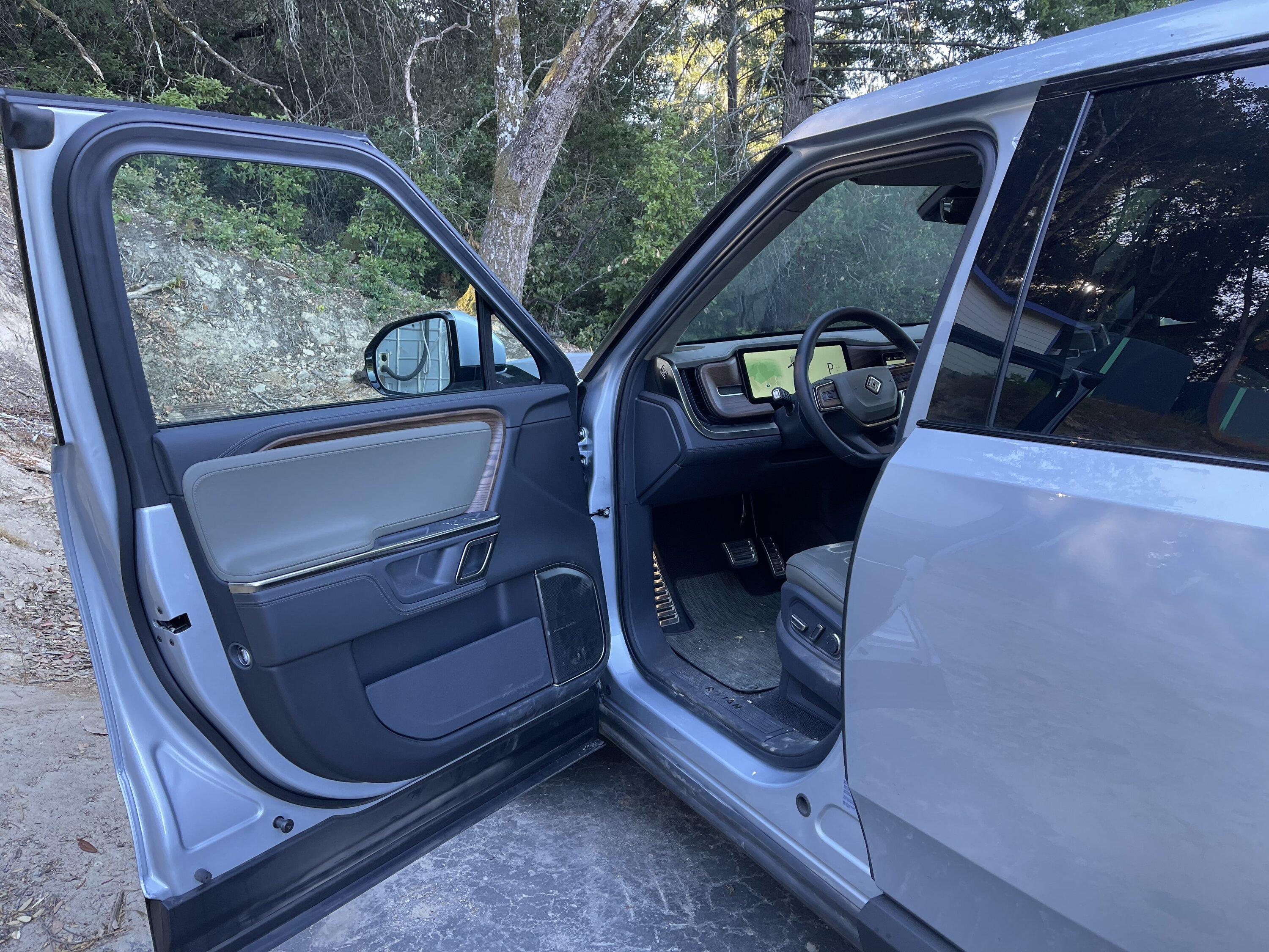 Rivian R1T R1S Any LA Silver / Forest Edge pics out there? 3DCFFDBB-63F5-4F7F-BDF4-D31A7E694EB2