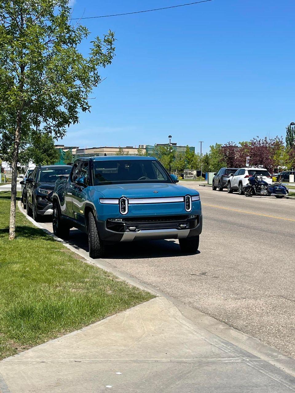 Rivian R1T R1S Any other Canadians on this group yet? nc_ohc=lNmT1oDtrBkAX8tfq4b&_nc_ht=scontent.fyxd1-1