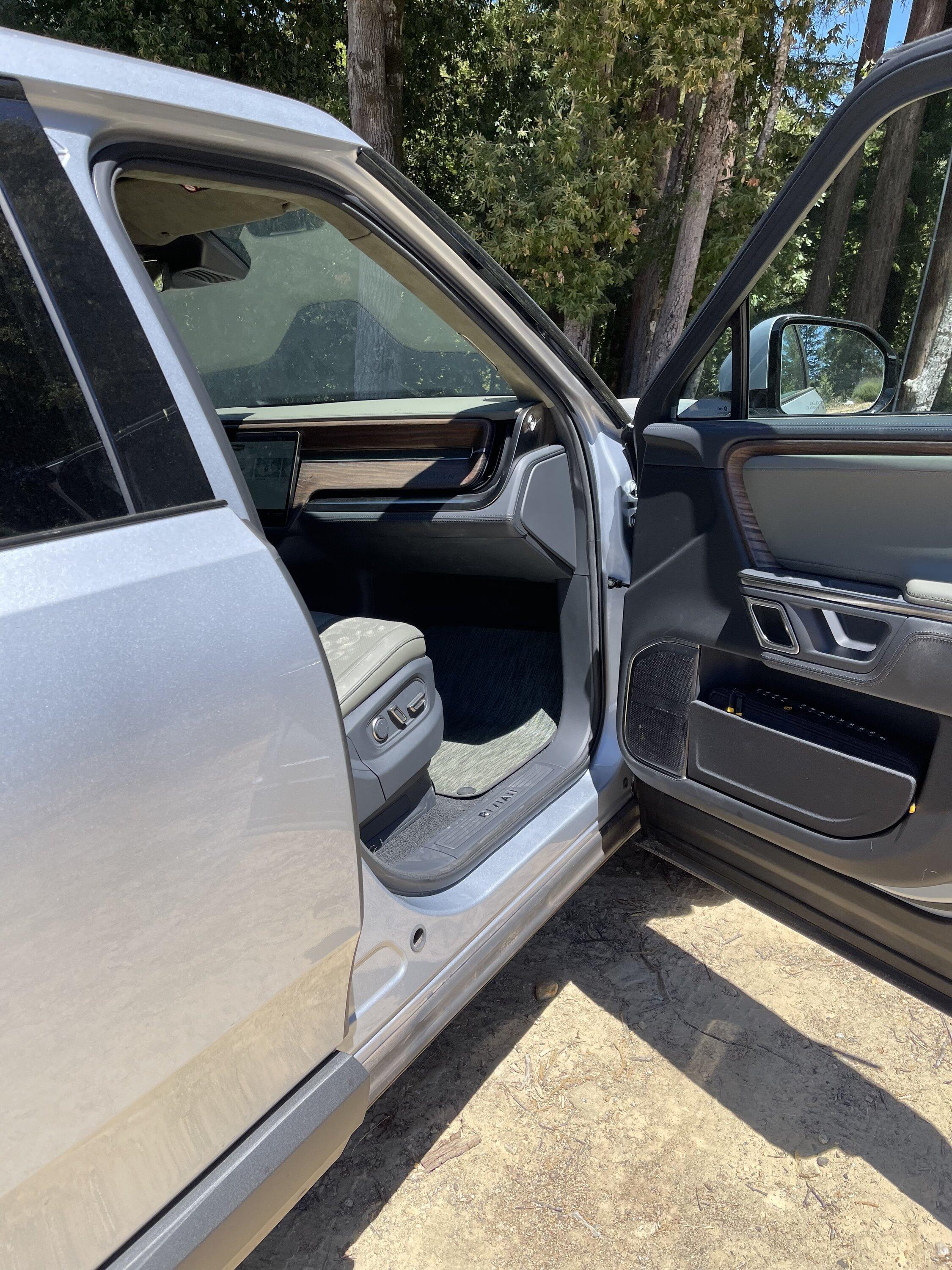 Rivian R1T R1S Any LA Silver / Forest Edge pics out there? AEE38C3F-B74A-44B0-AEDA-9091A9D97A98