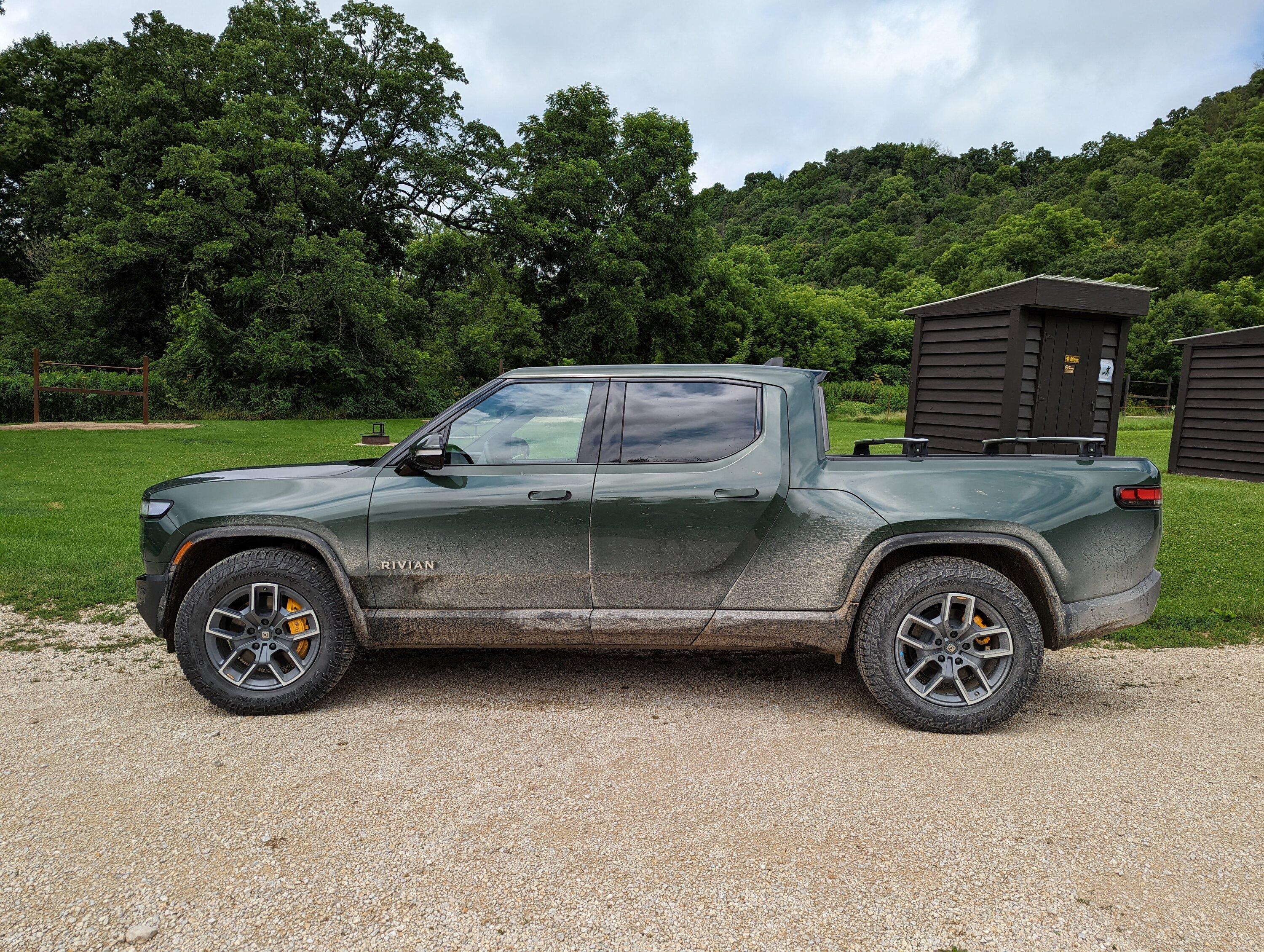Rivian R1T R1S FOREST GREEN R1T Photos PXL_20220715_171546451