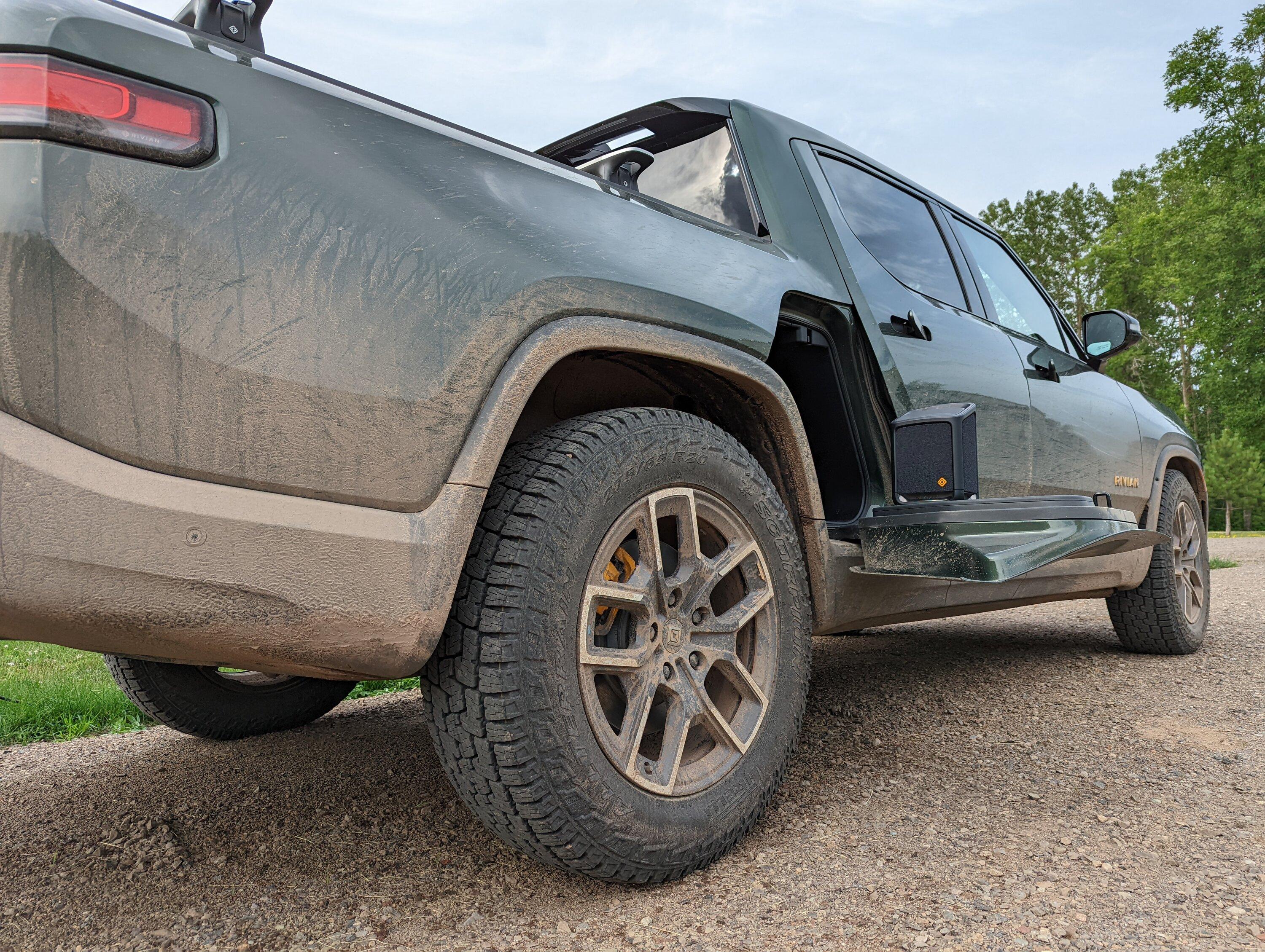 Rivian R1T R1S FOREST GREEN R1T Photos PXL_20220716_221323992