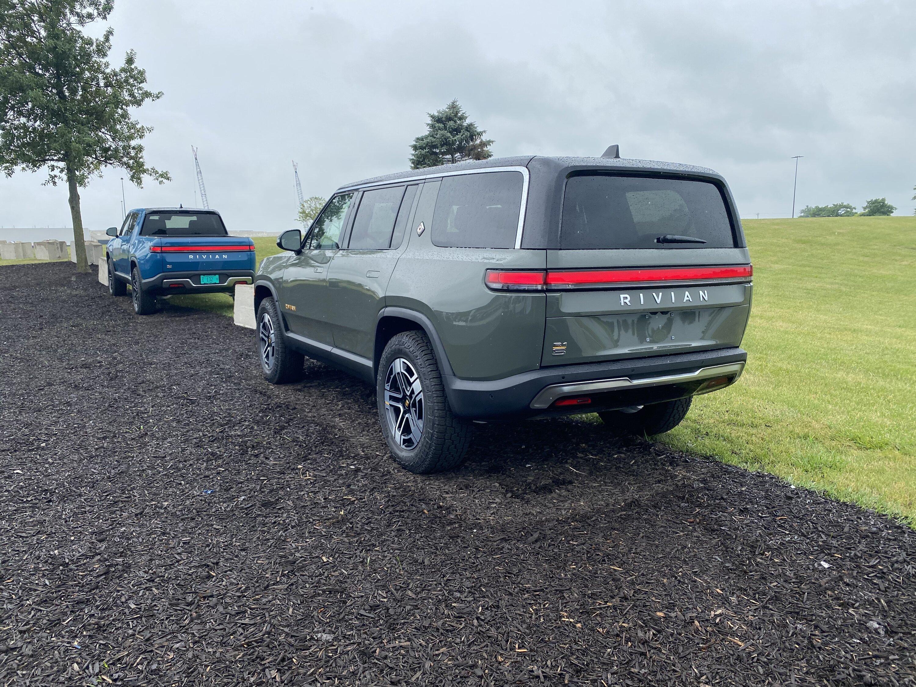 Rivian R1T R1S ? LAUNCH GREEN R1S  Photos tempimagesolxkl-