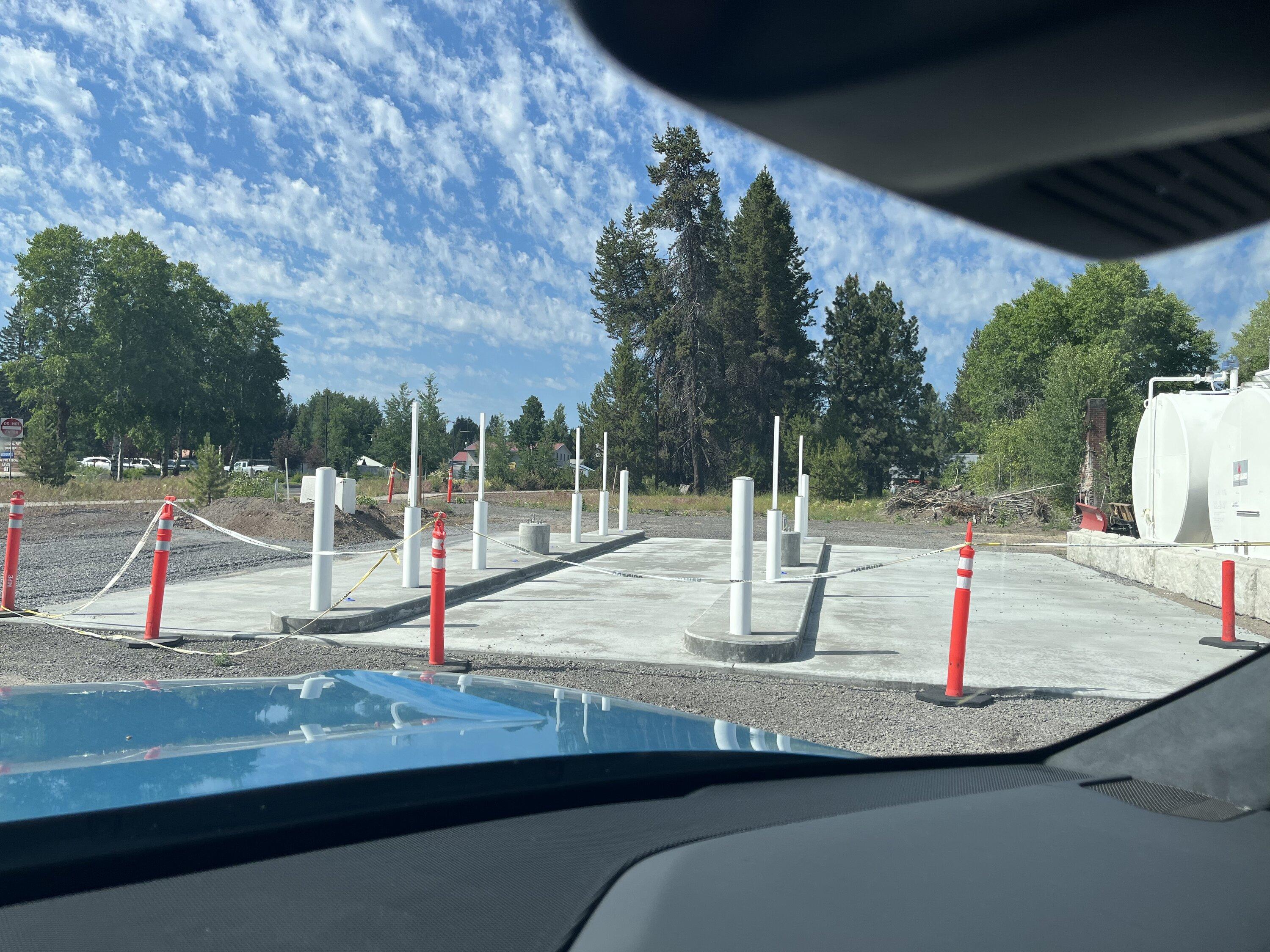 Rivian R1T R1S RAN Rivian Charging Stations Locations Map via Google Maps 603373D3-7DEE-42D7-A11E-2EF63C0C820A
