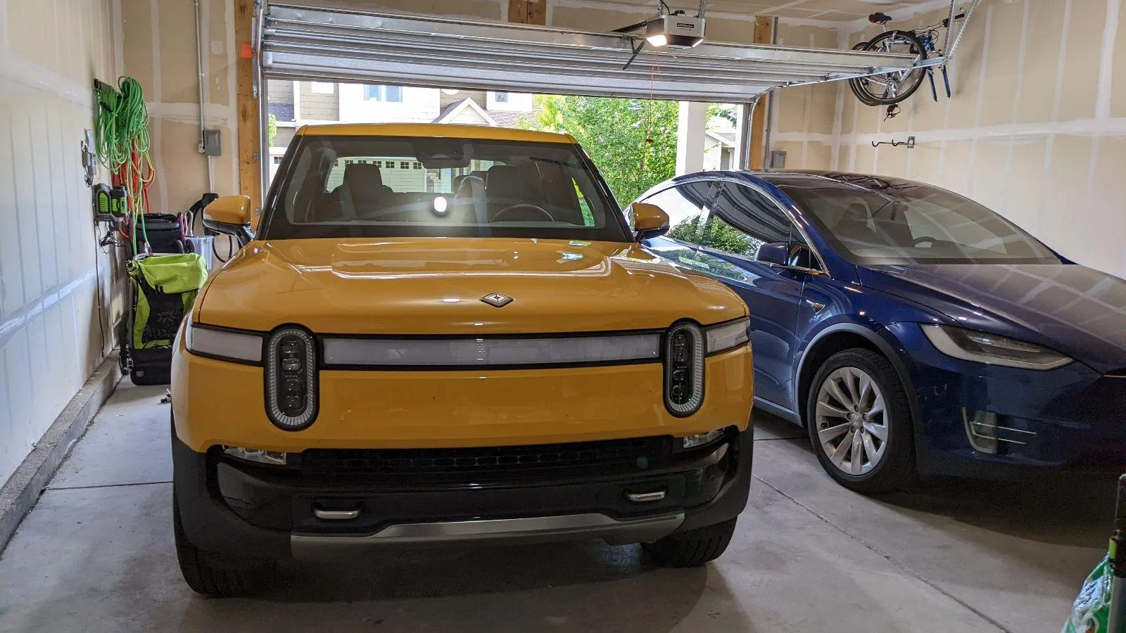 Rivian R1T R1S Picked her up, so many questions! 87968d12-0d9b-40f3-a5e2-87a76a3fccc0