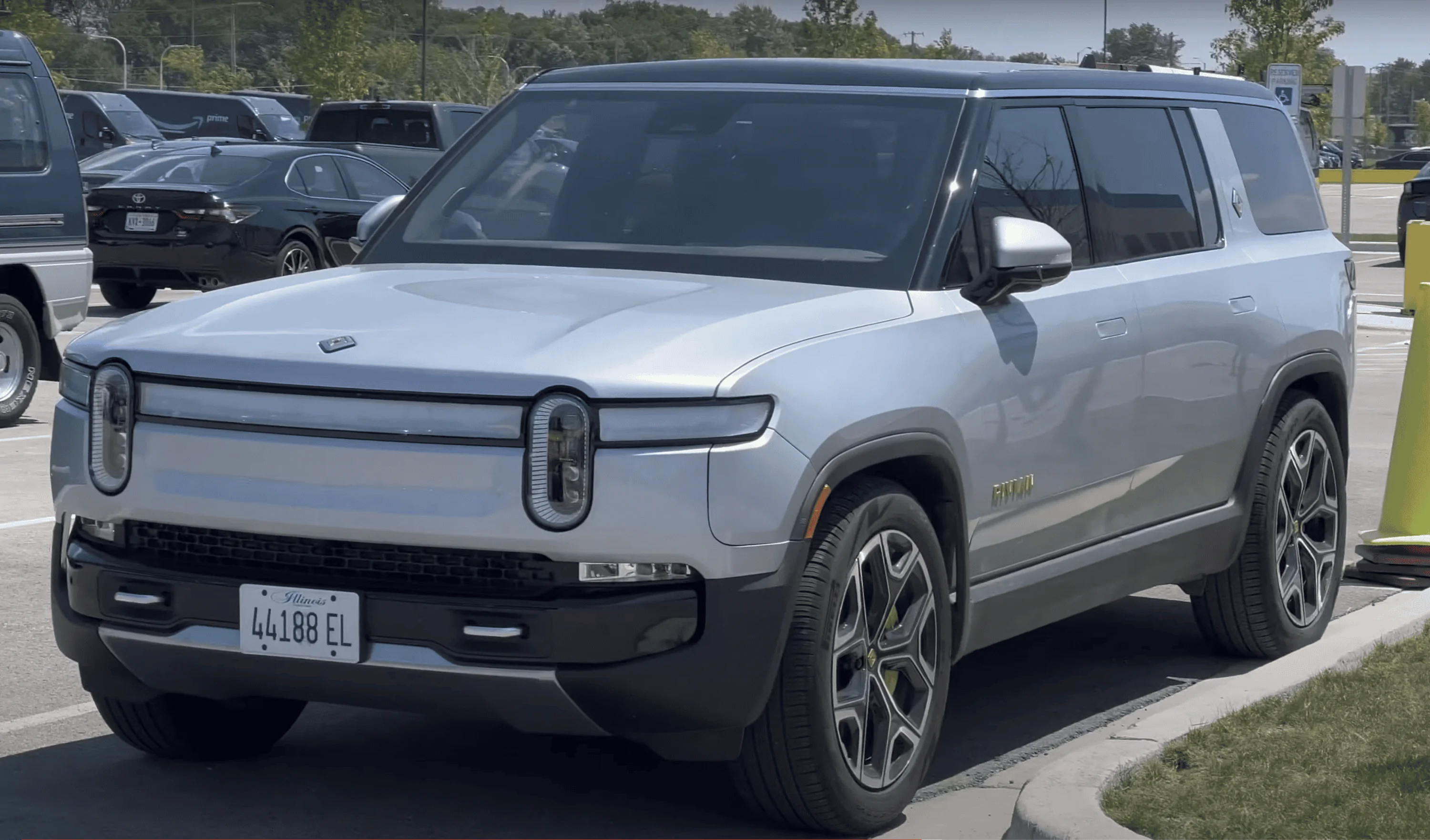Rivian R1T R1S LA SILVER Rivian Photos Screen Shot 2022-07-21 at 11.47.33 PM