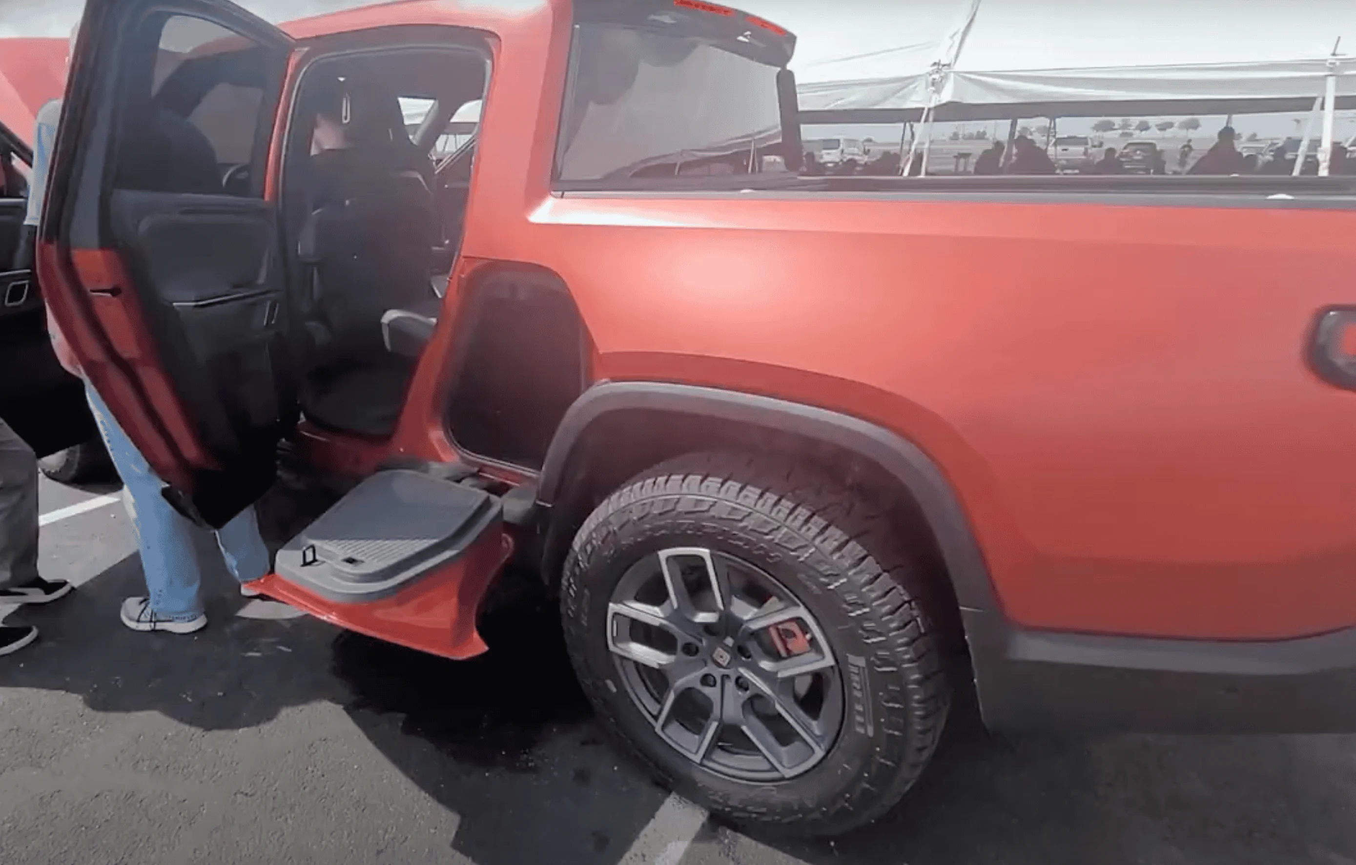 Rivian R1T R1S RED CANYON Rivian Photos Screen Shot 2022-07-22 at 1.57.41 AM