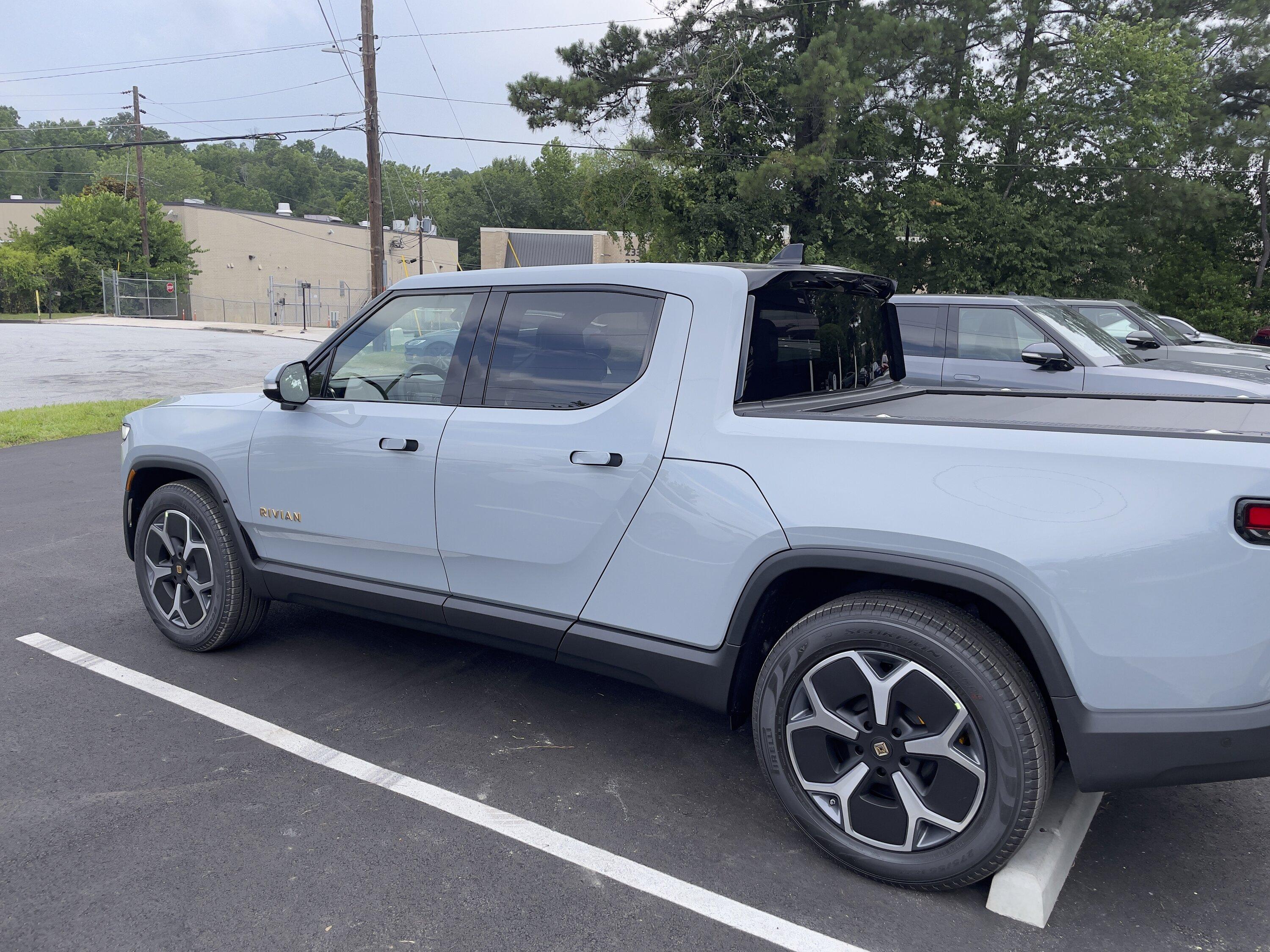 Rivian R1T R1S North Atlanta Limestone R1T - Delivered Late June 2022 IMG_7289