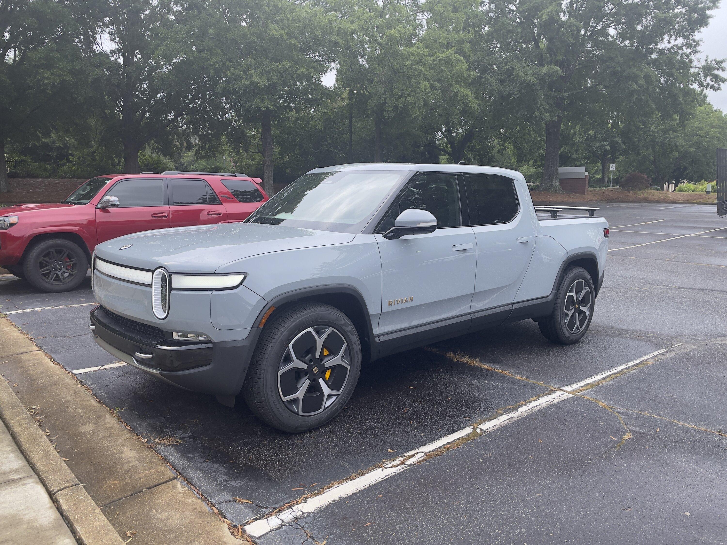 Rivian R1T R1S North Atlanta Limestone R1T - Delivered Late June 2022 IMG_7319