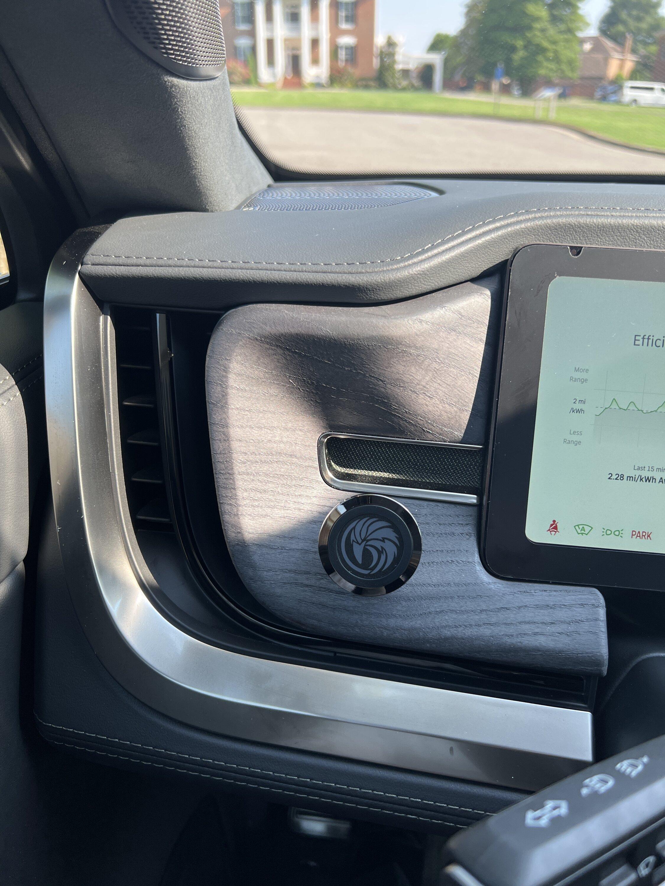 Rivian R1T R1S Mounting a cell phone.  Has anyone done it? image