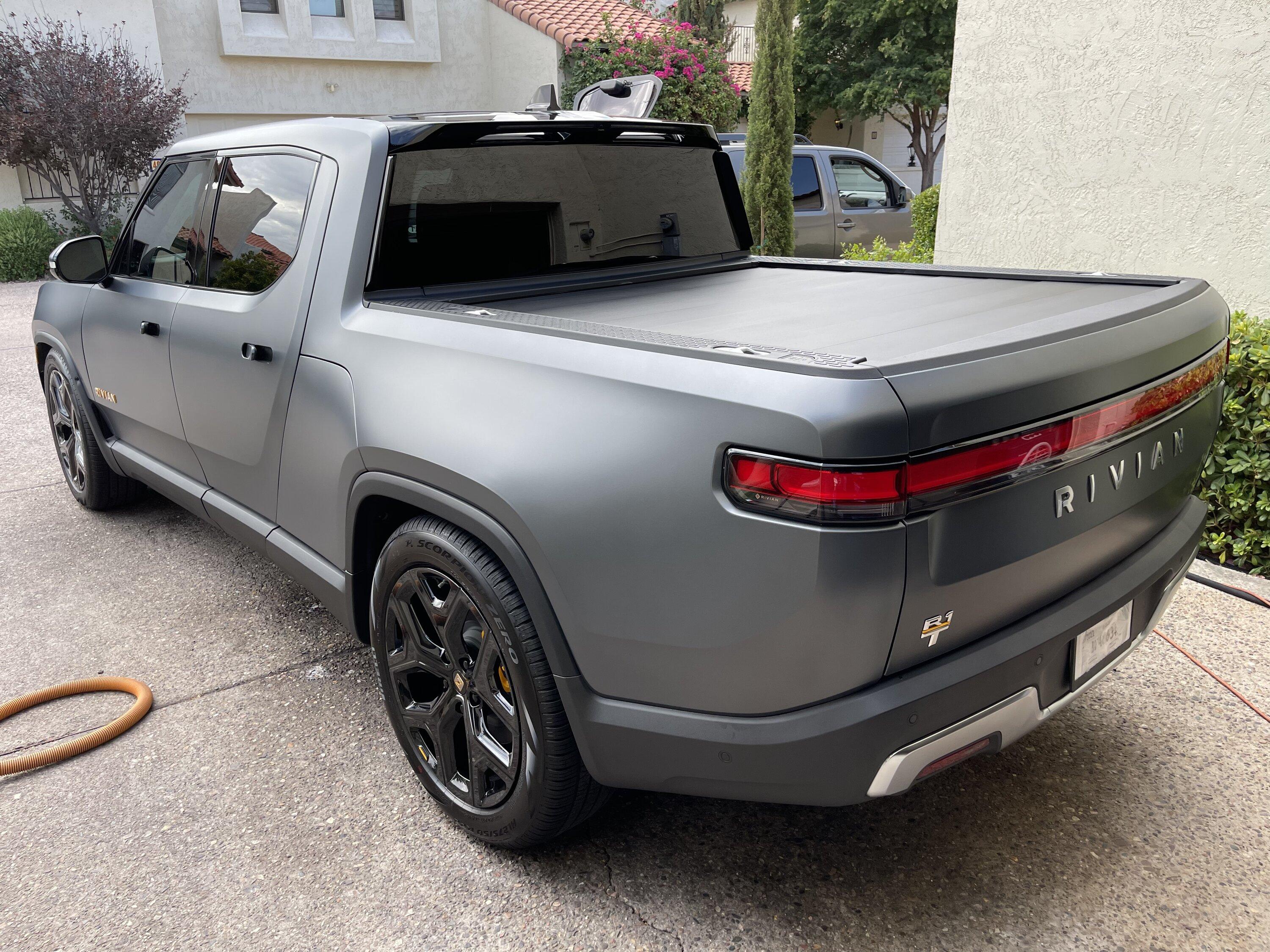 Rivian R1T R1S El CAP GRANITE Rivian Photos EC14719D-83BB-4D73-A3F7-6A654C51C6CD