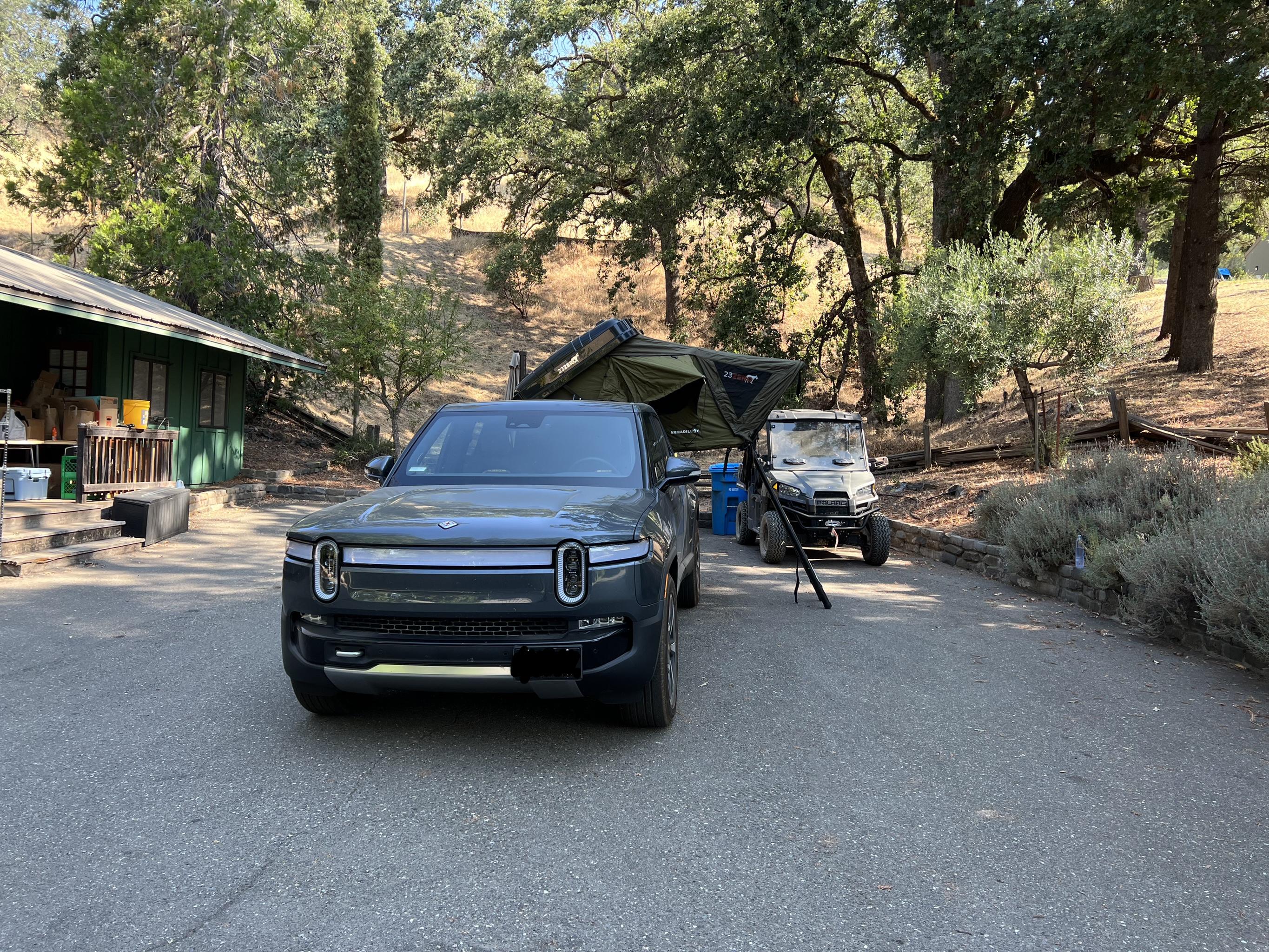 Rivian R1T R1S 23Zero Armadillo X RTT installed on R1T bed 3BD44F59-518B-44B7-9CF9-E0D6FFCD9C64