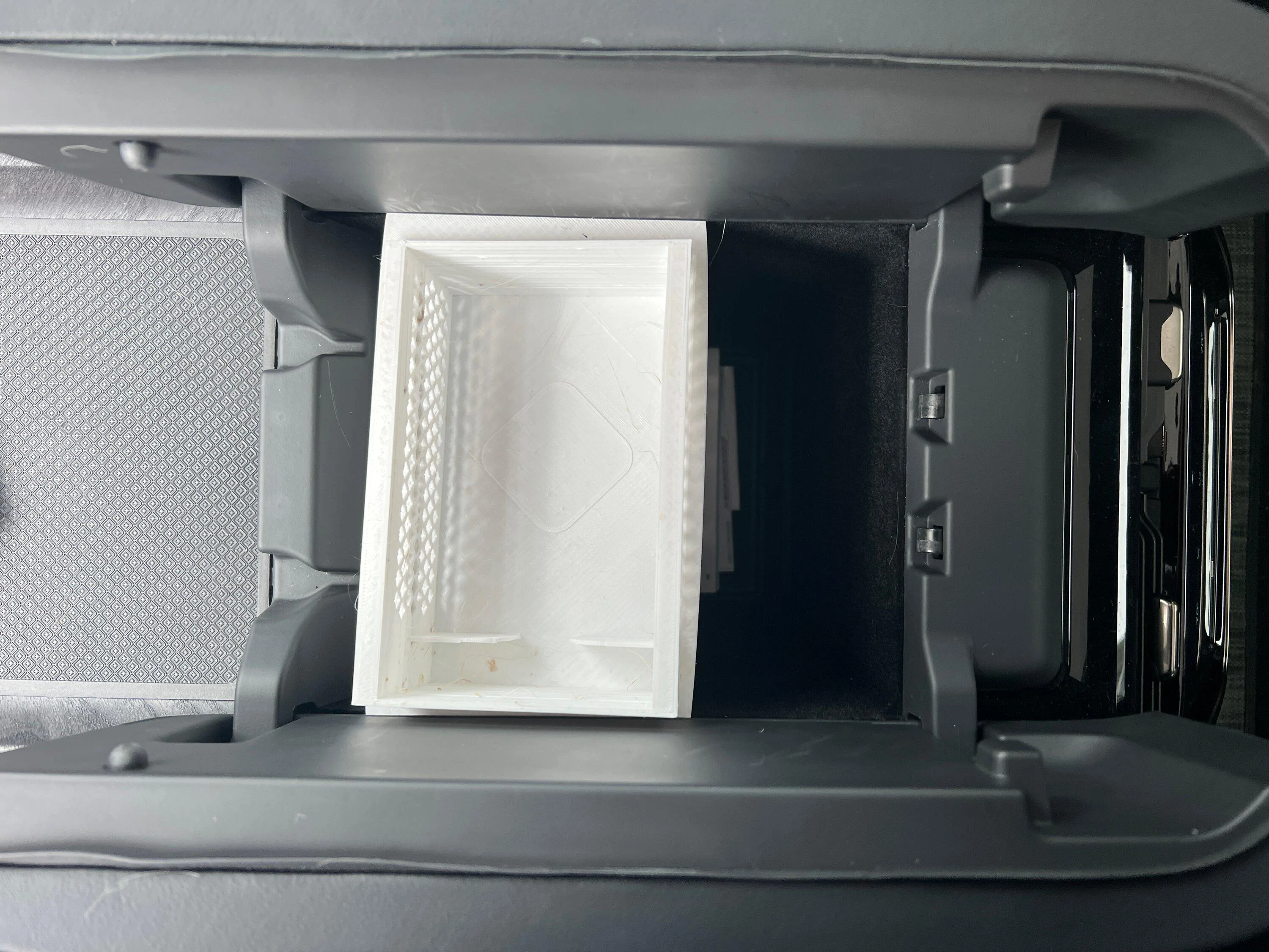 Rivian R1T R1S Center Console Tray IMG_0638 (1)