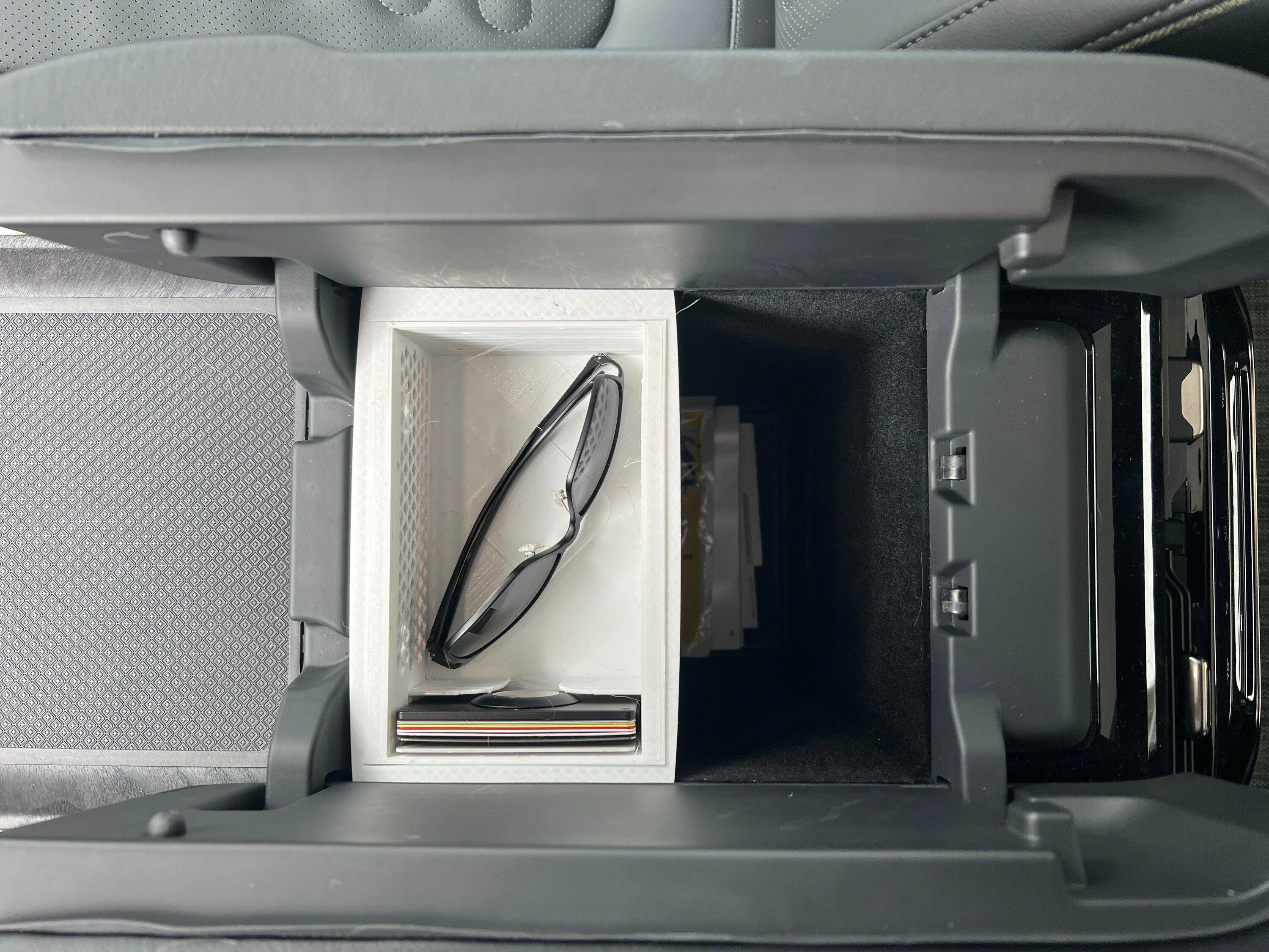 Rivian R1T R1S Center Console Tray IMG_0641 (2)