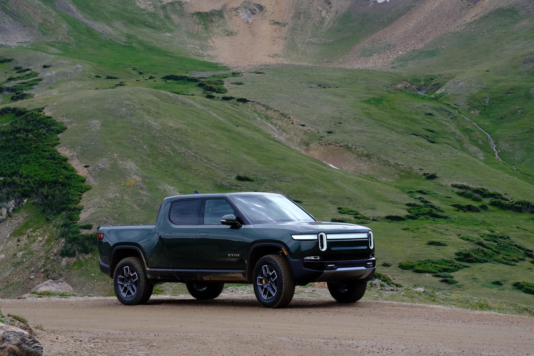 Rivian R1T R1S FOREST GREEN R1T Photos 1658883425682