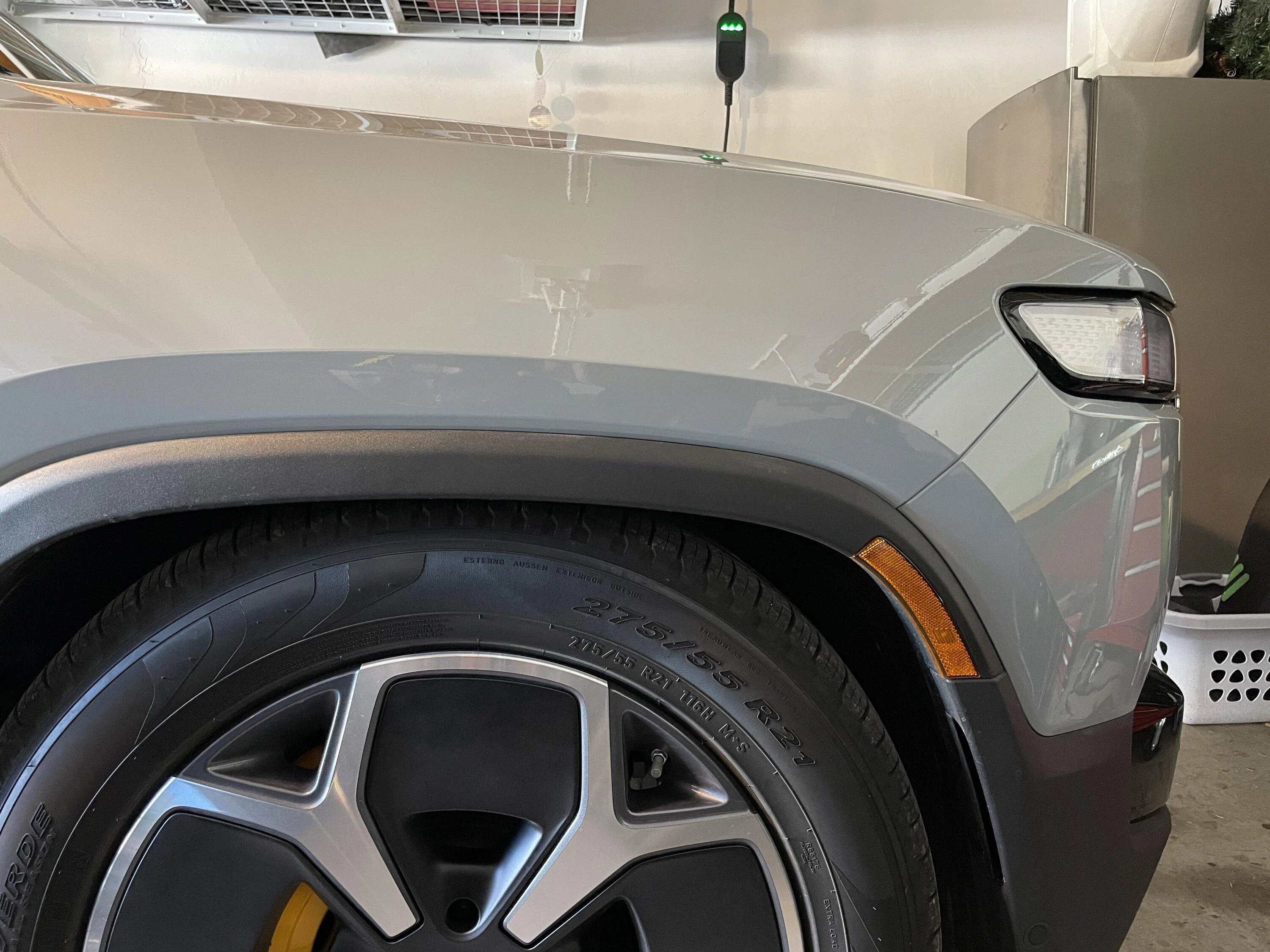 Rivian R1T R1S Passenger side lower than driver side. 82687A35-9F08-4358-8A3A-9AC5767F622E