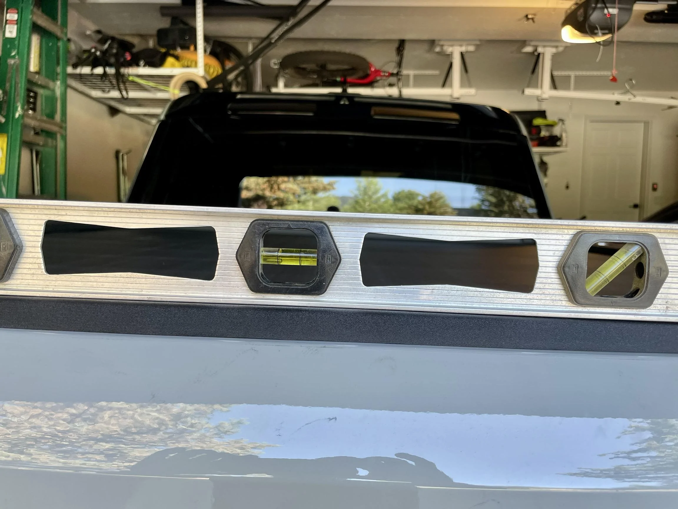 Rivian R1T R1S Passenger side lower than driver side. B3B36D92-1C8F-49D7-BE19-8EC0A81F7487