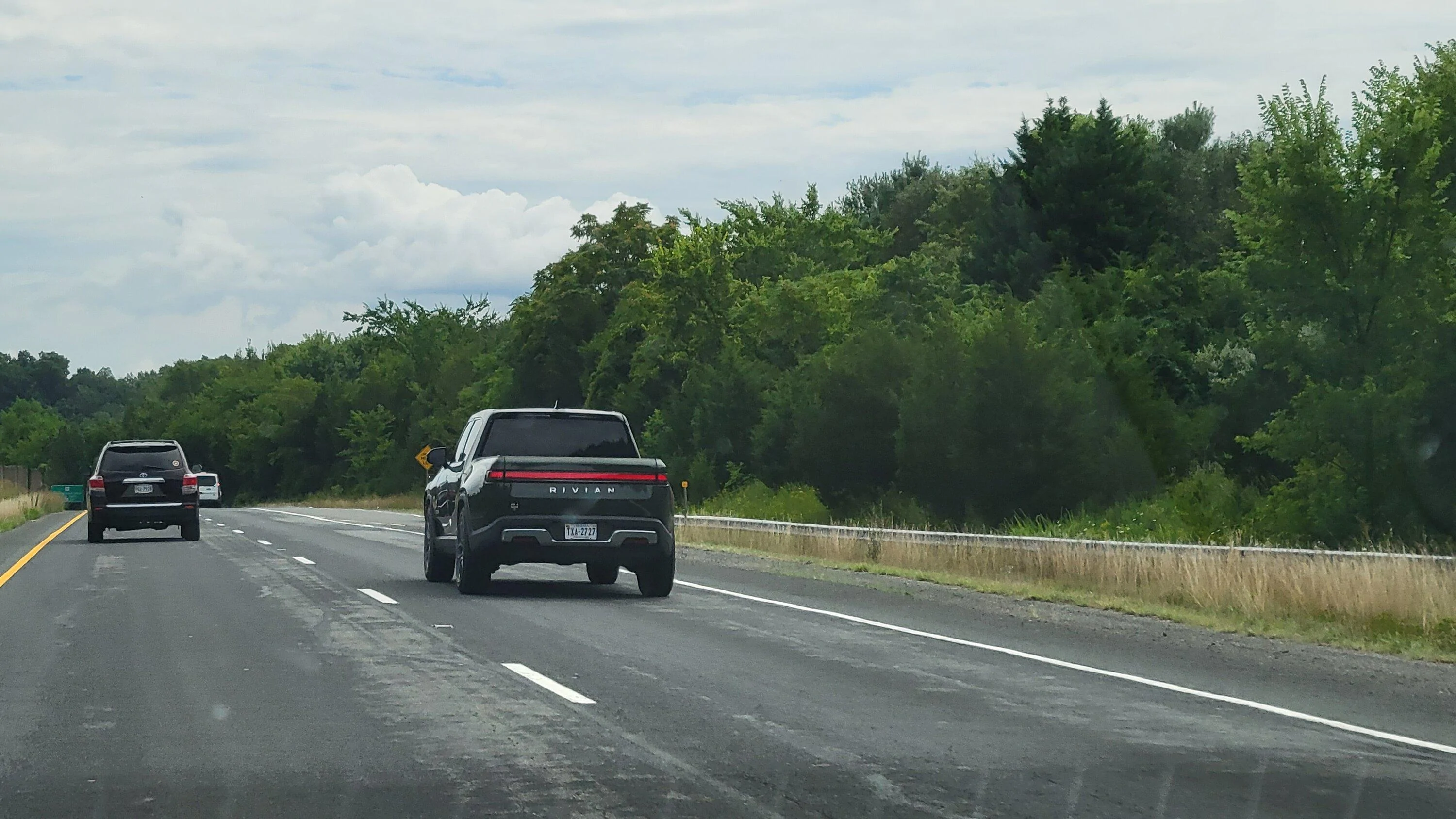 Rivian R1T R1S So who is in the DMV Area 20220728_122208