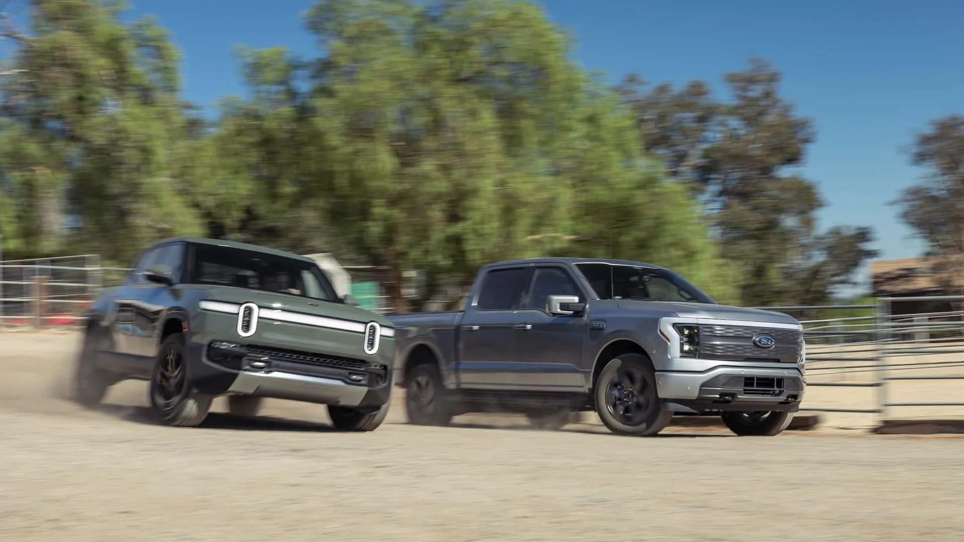 Rivian R1T R1S 2022 Rivian R1T vs. F-150 Lightning : The Closest Finish in Motortrend History 064-2022-rivian-r1t-vs-ford-lightning-jpg
