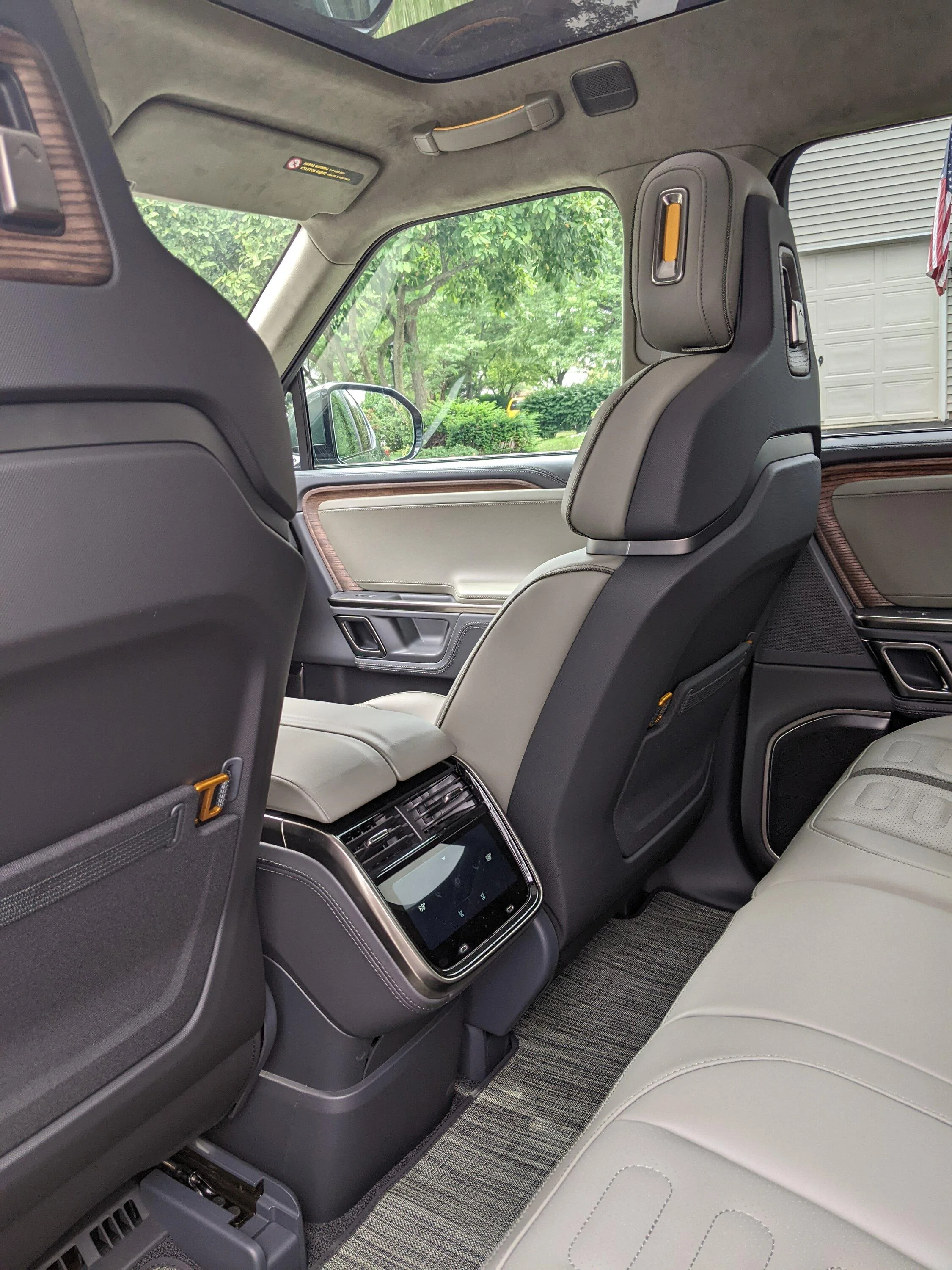 Rivian R1T R1S FOREST GREEN R1T Photos PXL_20220725_190712064