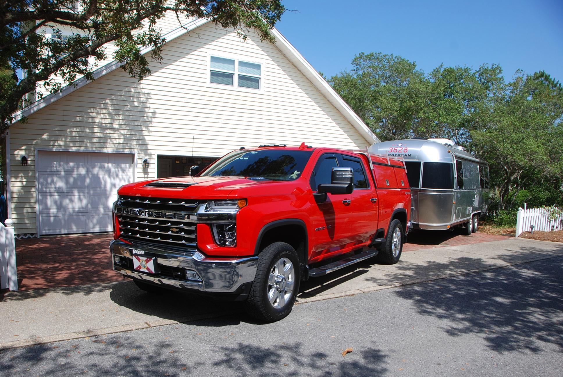 Rivian R1T R1S Comparing your R1T to your previous truck (1500 Limited in my case) DSC_0002.JPG