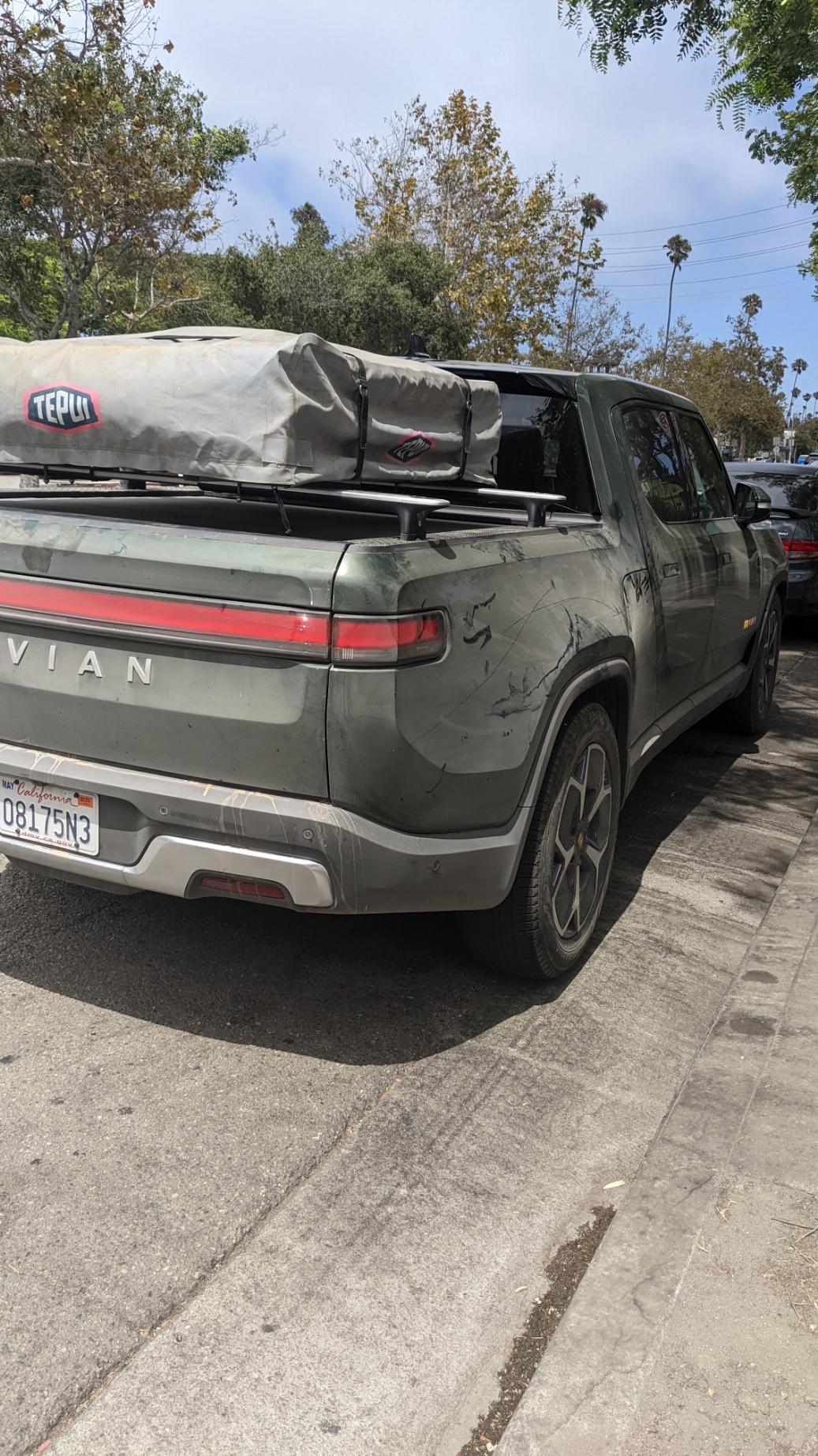 Rivian R1T R1S FOREST GREEN R1T Photos PXL_20220726_212024986