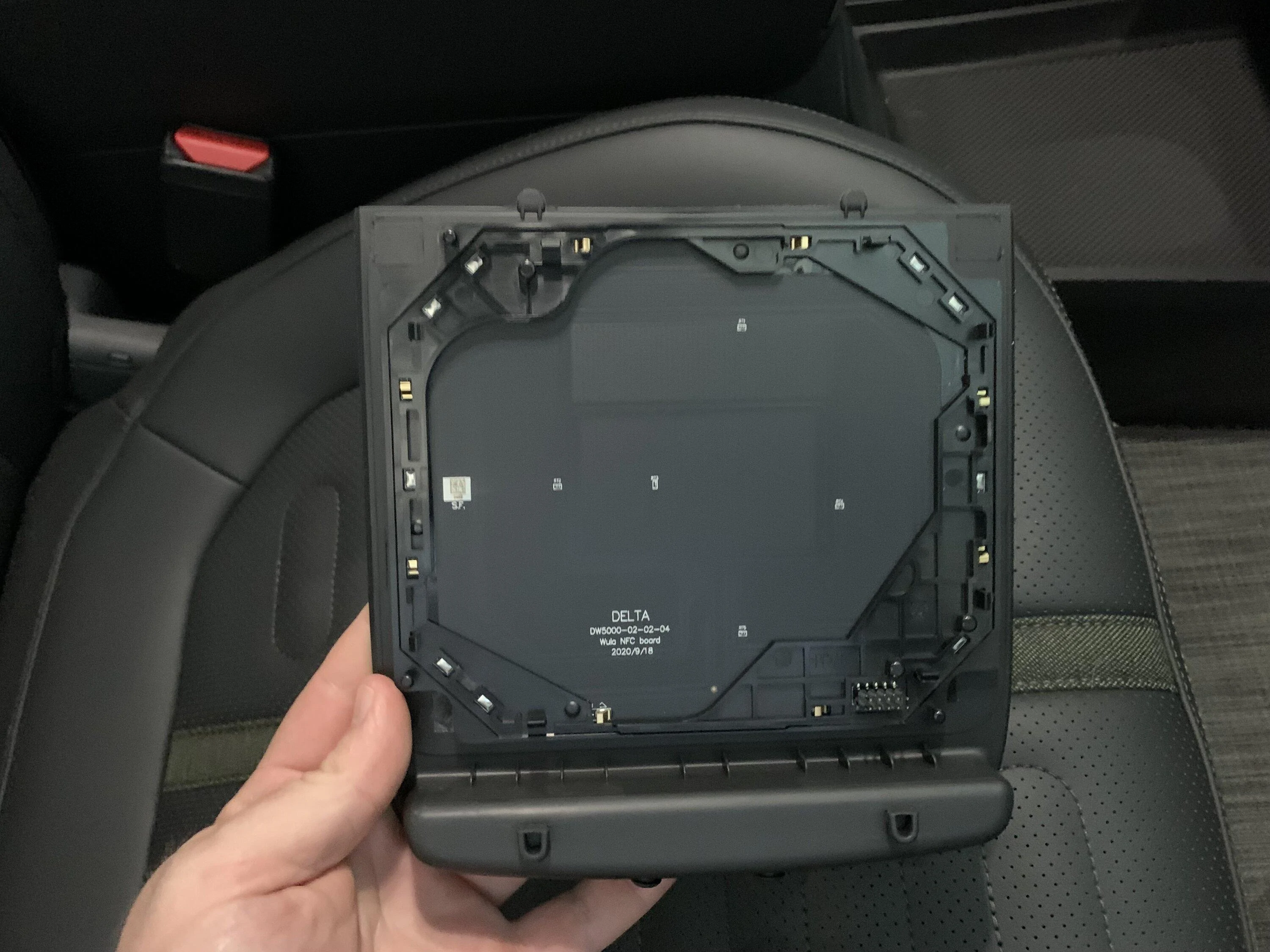 Rivian R1T R1S Working Magsafe / Magnetic Qi Wireless Charging Pad Install! - DIY Writeup IMG_3982