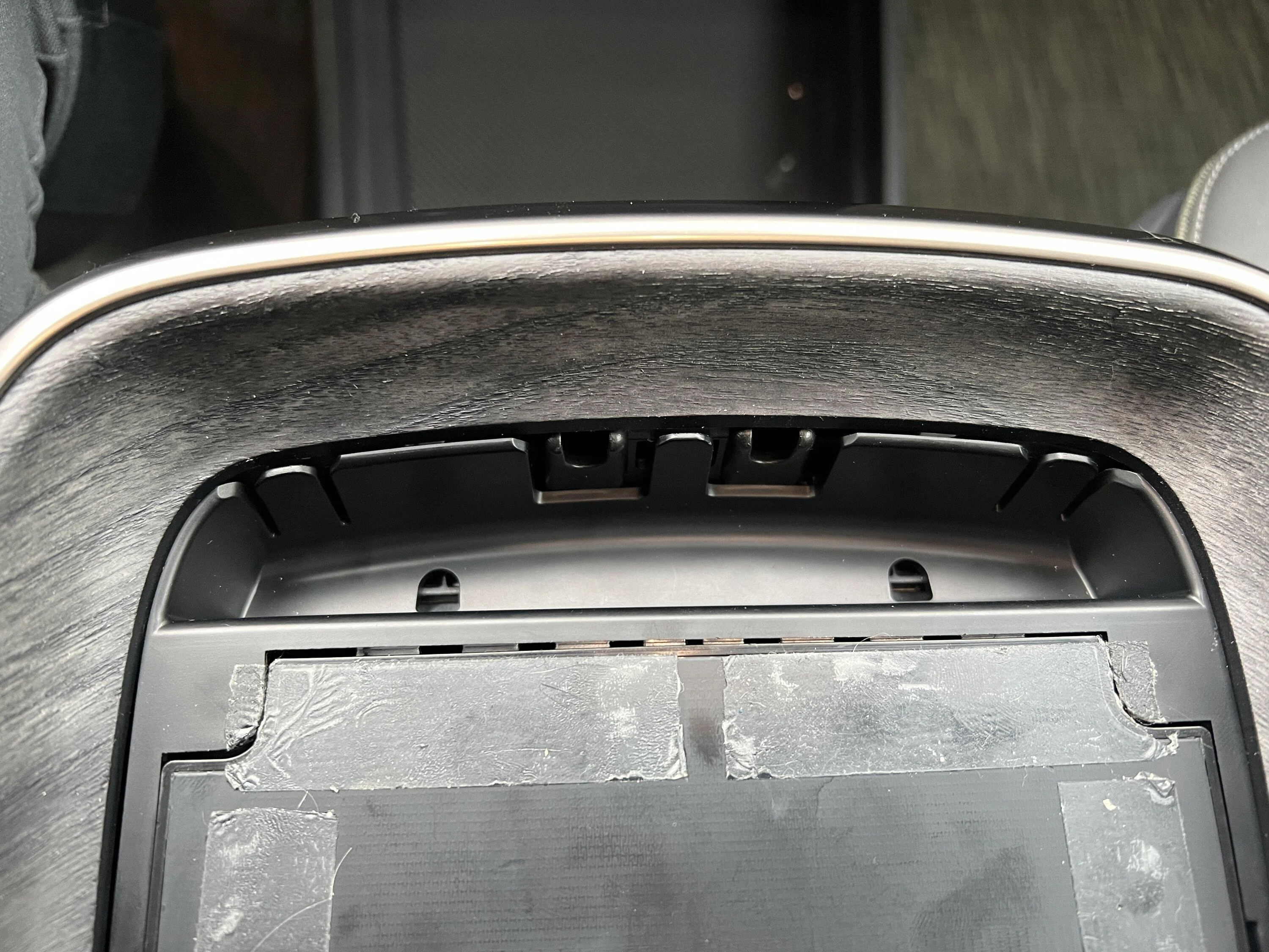 Rivian R1T R1S Working Magsafe / Magnetic Qi Wireless Charging Pad Install! - DIY Writeup IMG_0682