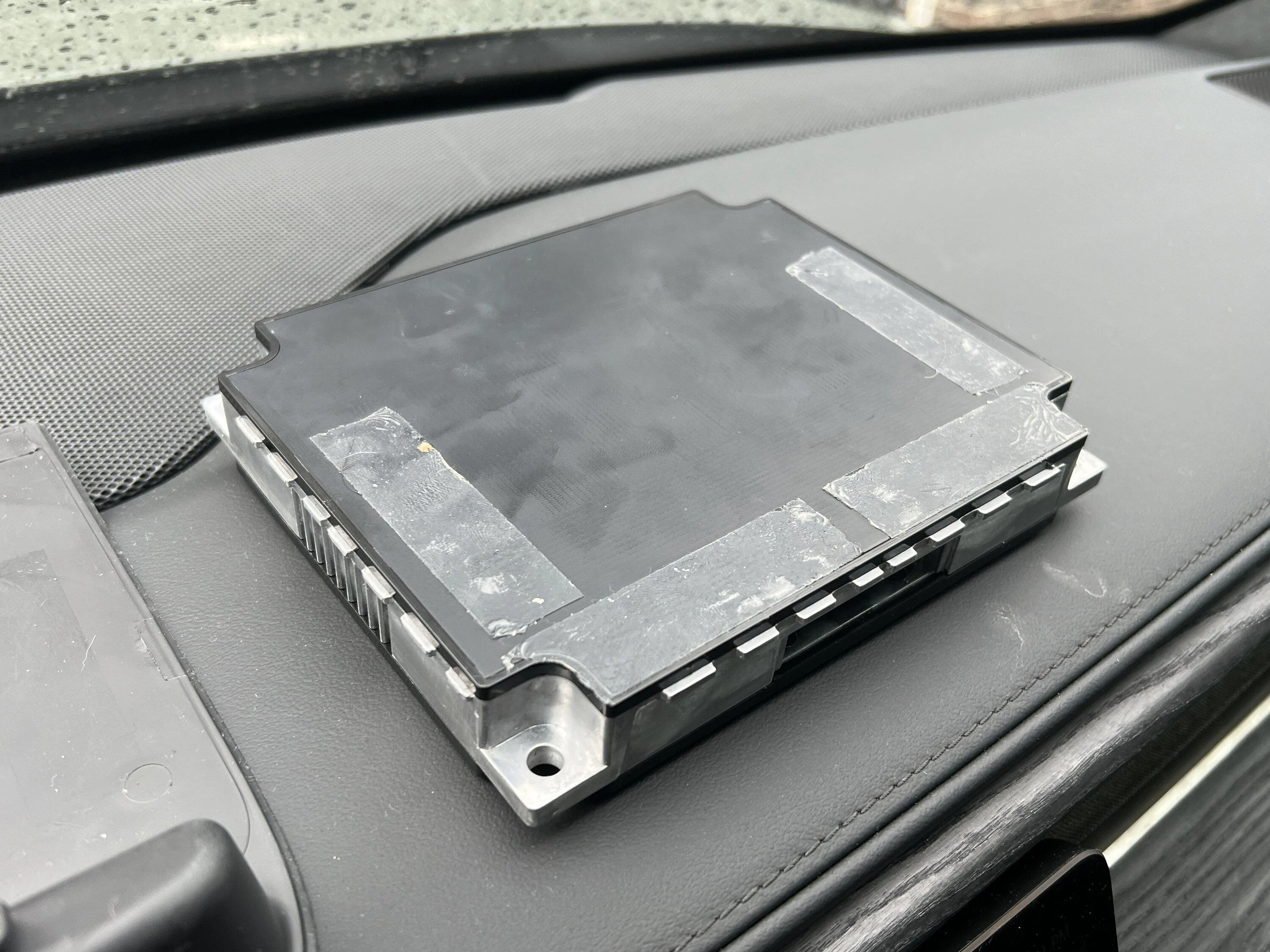Rivian R1T R1S Working Magsafe / Magnetic Qi Wireless Charging Pad Install! - DIY Writeup IMG_0688