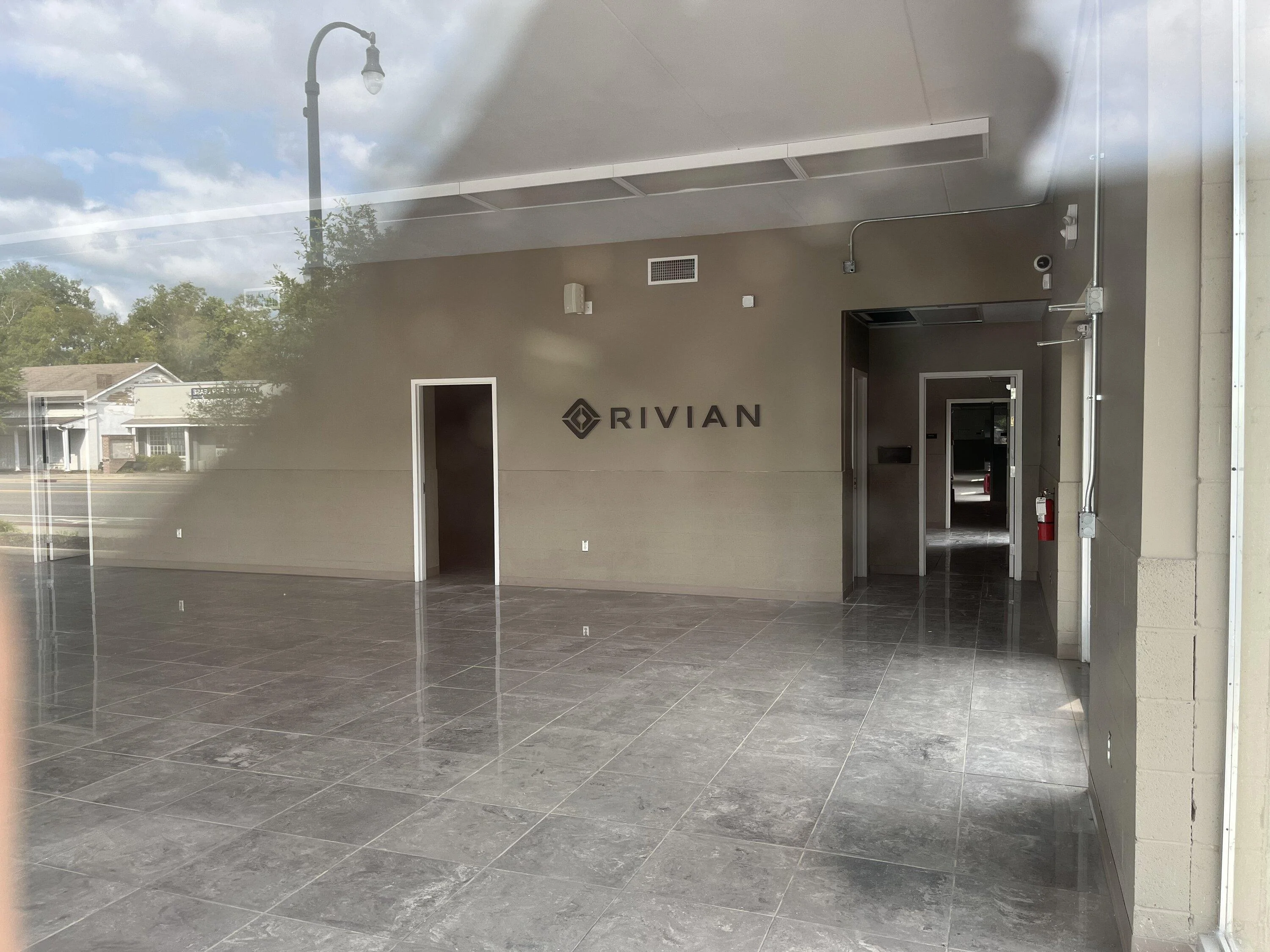 Rivian R1T R1S Rivian Service Centers / Retail Locations List / Other Facilities (Pics & Updates) 2022-08-01 16.37.08