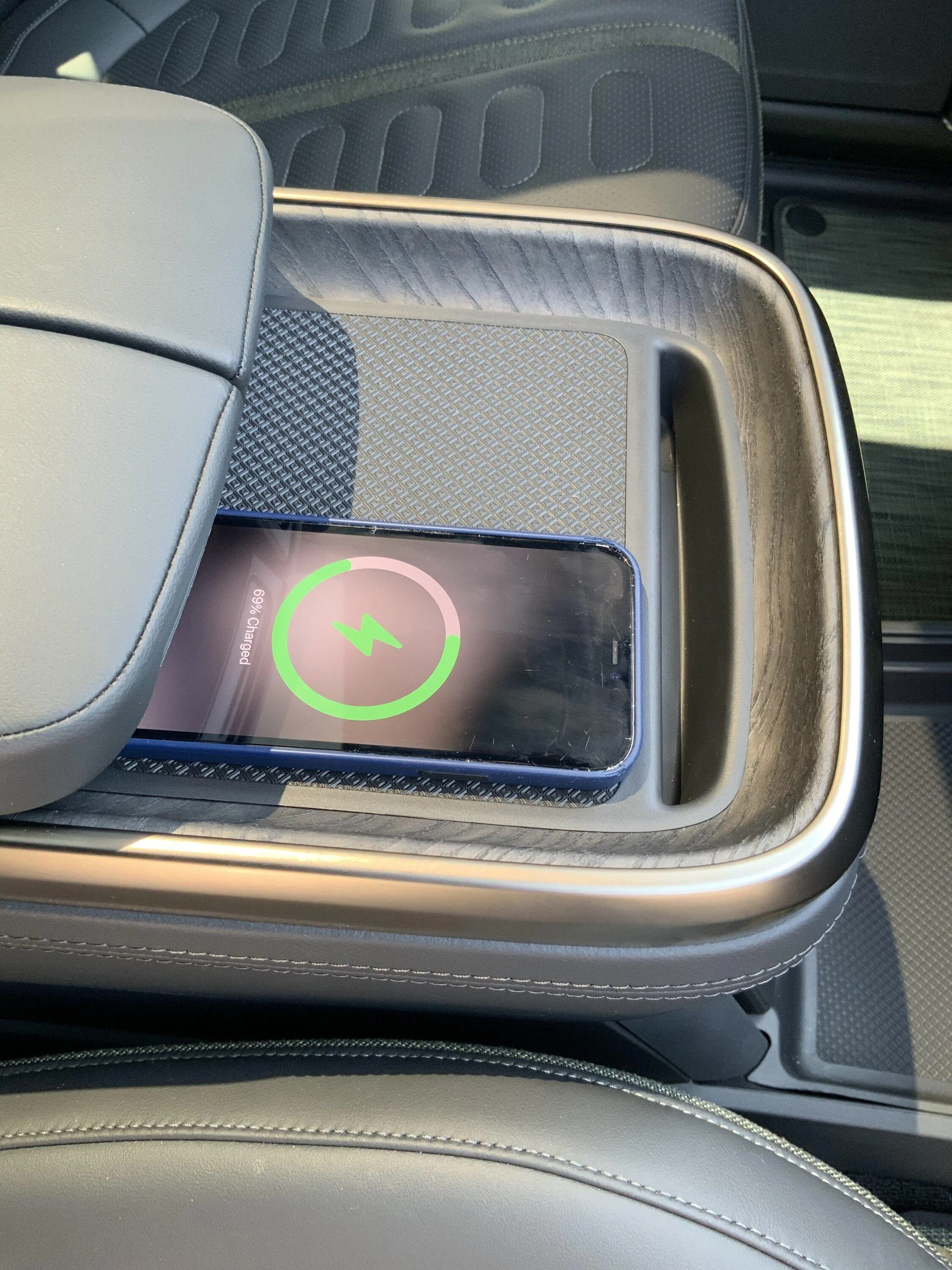 Rivian R1T R1S Working Magsafe / Magnetic Qi Wireless Charging Pad Install! - DIY Writeup F2018E9B-1E79-4EF5-843F-8A0232012BF1
