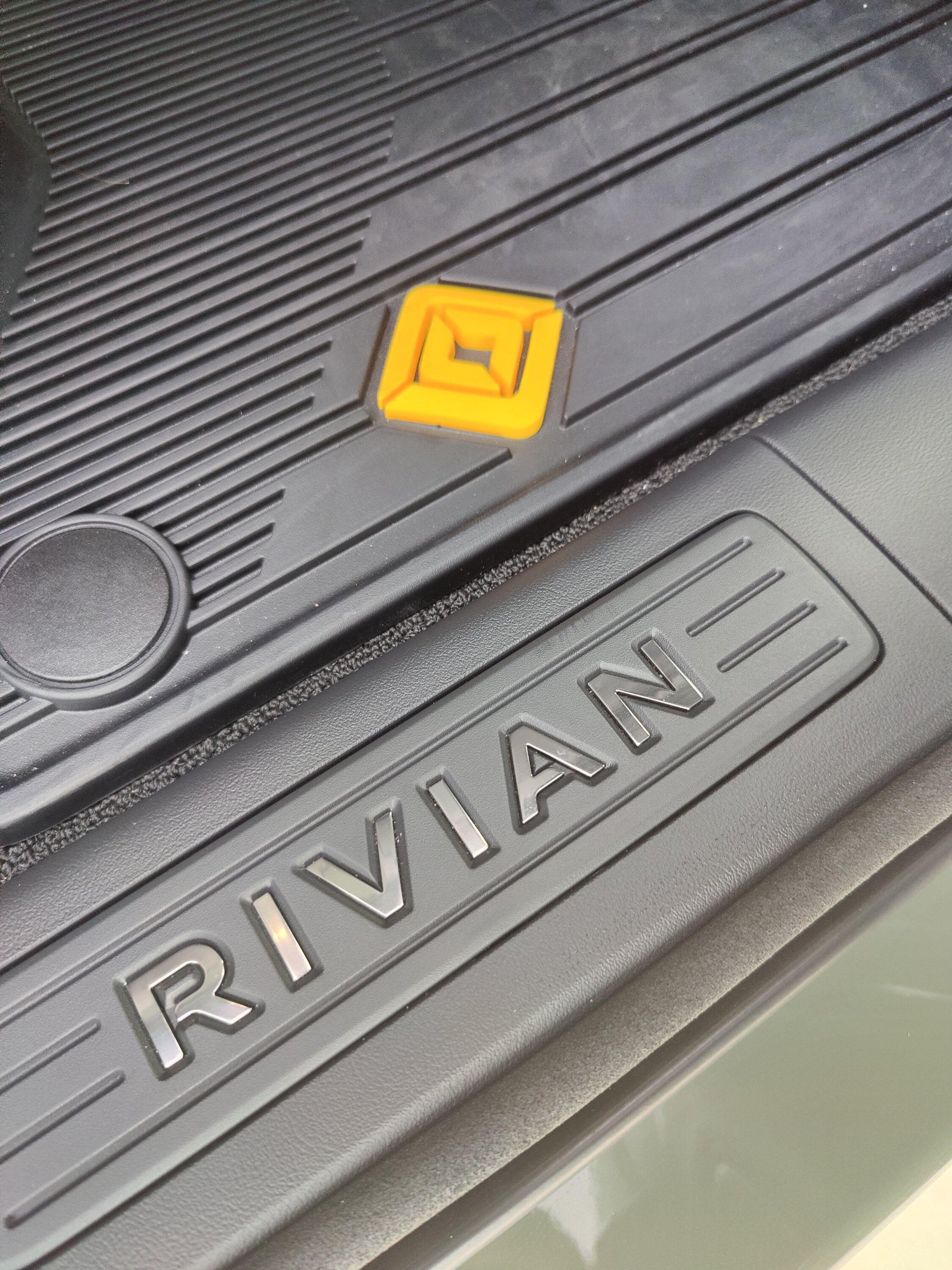 Rivian R1T R1S Update: Rivian All-Weather Floor Mats begin delivery October 2022, with logo changed to black IMG20220805174131