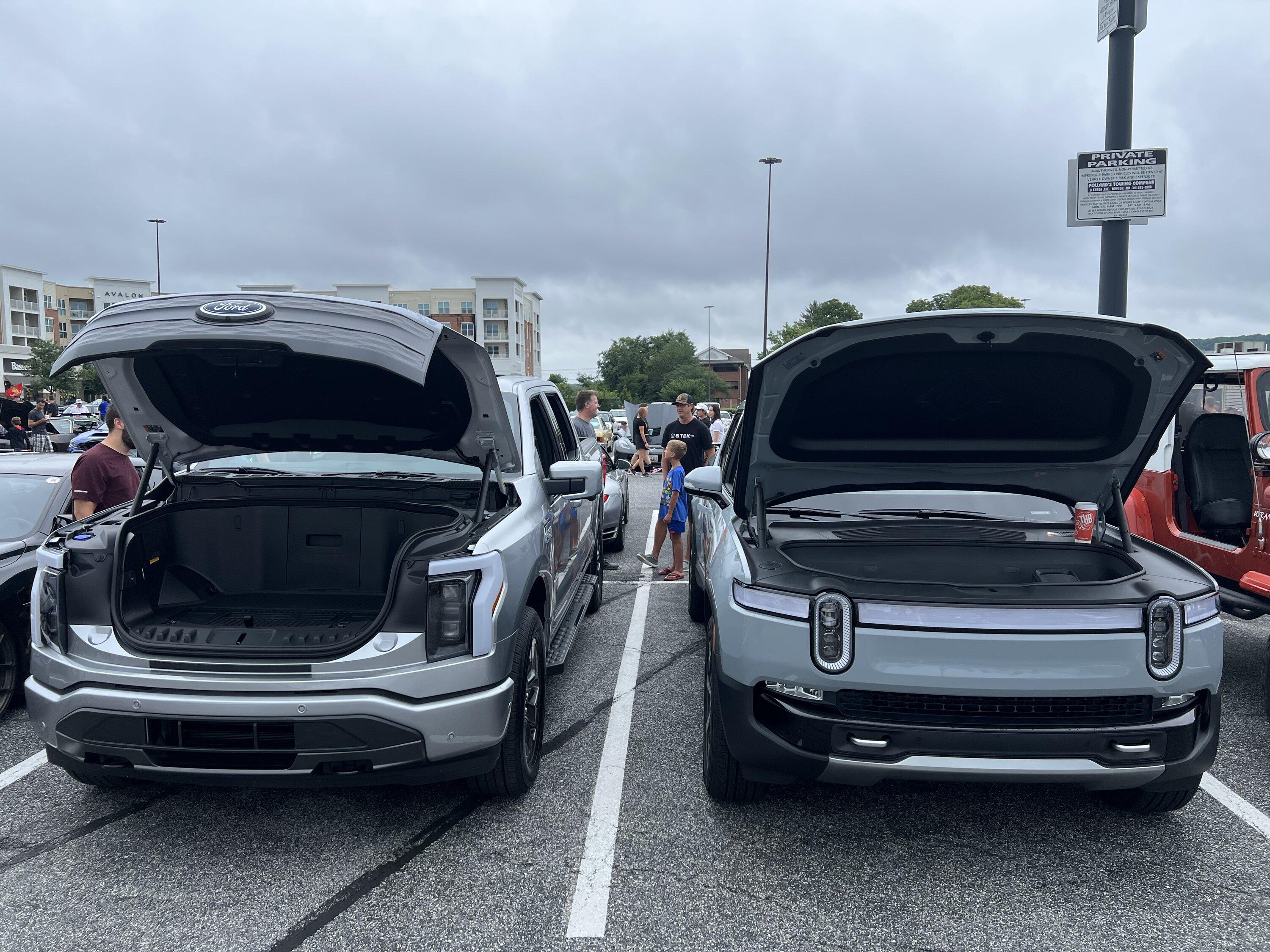 Rivian R1T R1S LIMESTONE R1T Photos A059C38C-3DC3-4470-B406-F69F8B12E152