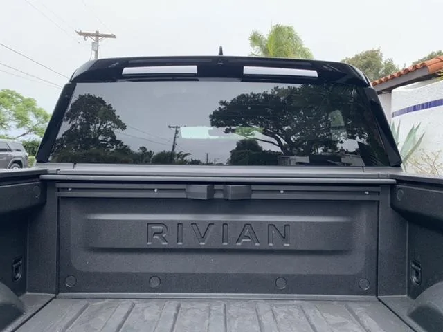 Rivian R1T R1S Bed Rails 91CB95A6-7E89-4401-BBE4-4572A8F6F5A8