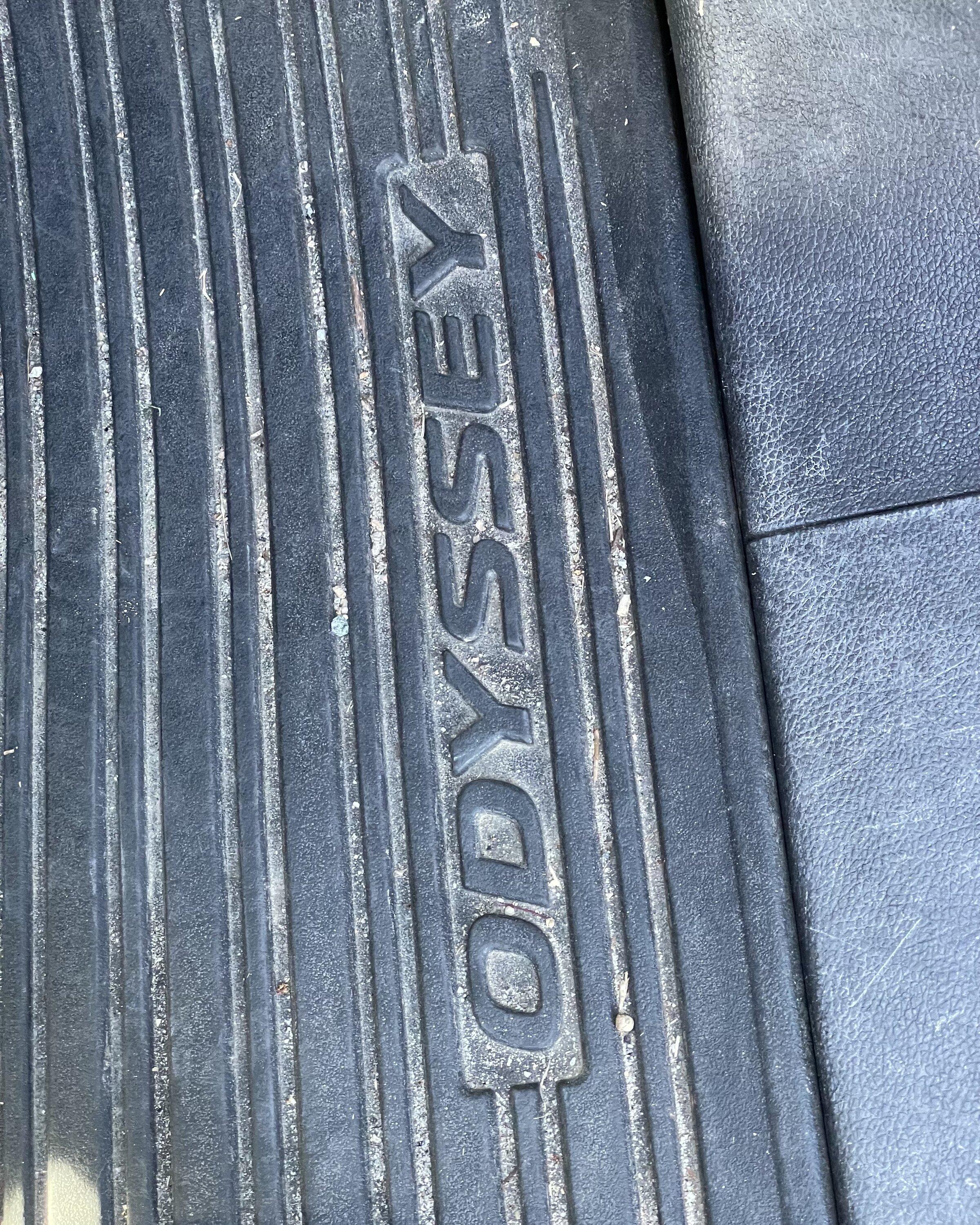 Rivian R1T R1S Update: Rivian All-Weather Floor Mats begin delivery October 2022, with logo changed to black 84F27C4B-8E39-4545-8DC4-FCC92216EEA6