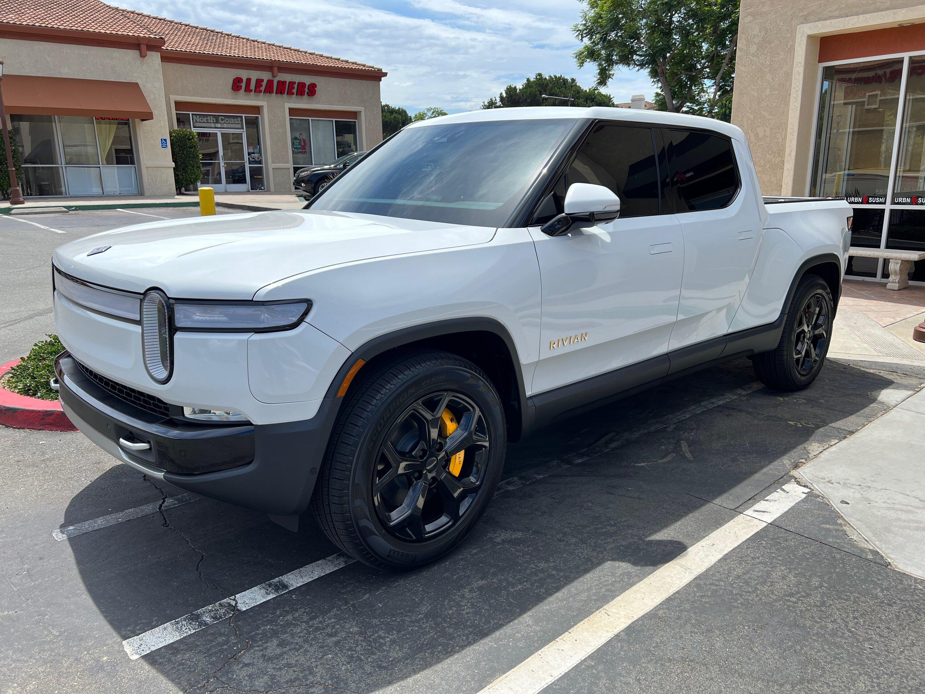 Rivian R1T R1S Satin Black Powder Coated Rivian Factory 21" Wheels IMG_7925