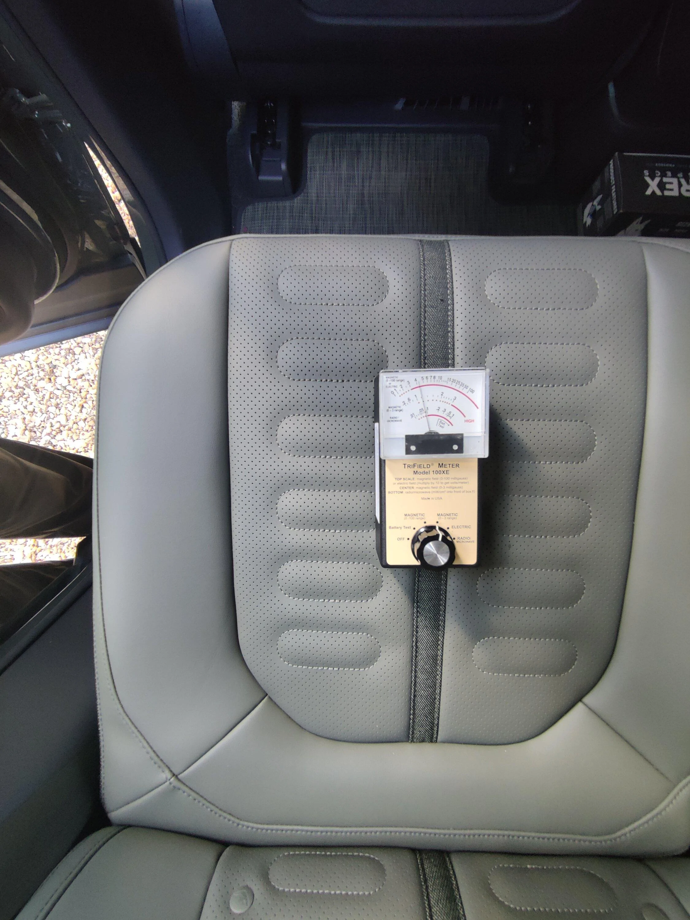 Rivian R1T R1S Second row EMF measurements? IMG_20220808_171349