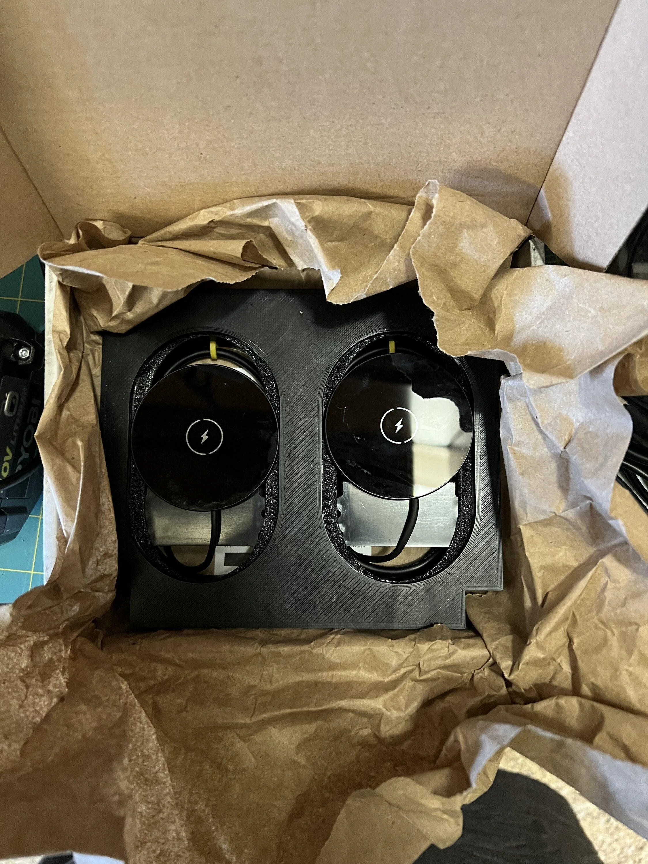 Rivian R1T R1S Working Magsafe / Magnetic Qi Wireless Charging Pad Install! - DIY Writeup 380168F4-A30B-4C46-A3BF-E65E5AF295BA