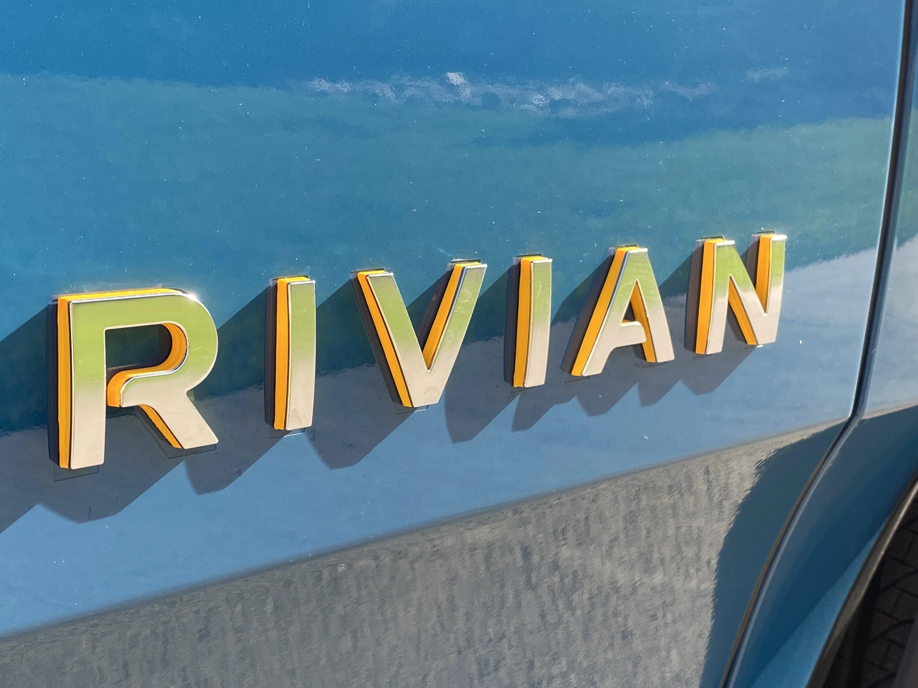 Rivian R1T R1S XPEL Full Body Glossy PPF Installed -- Reality vs Expectation [Photos] tempImagefcWgJu