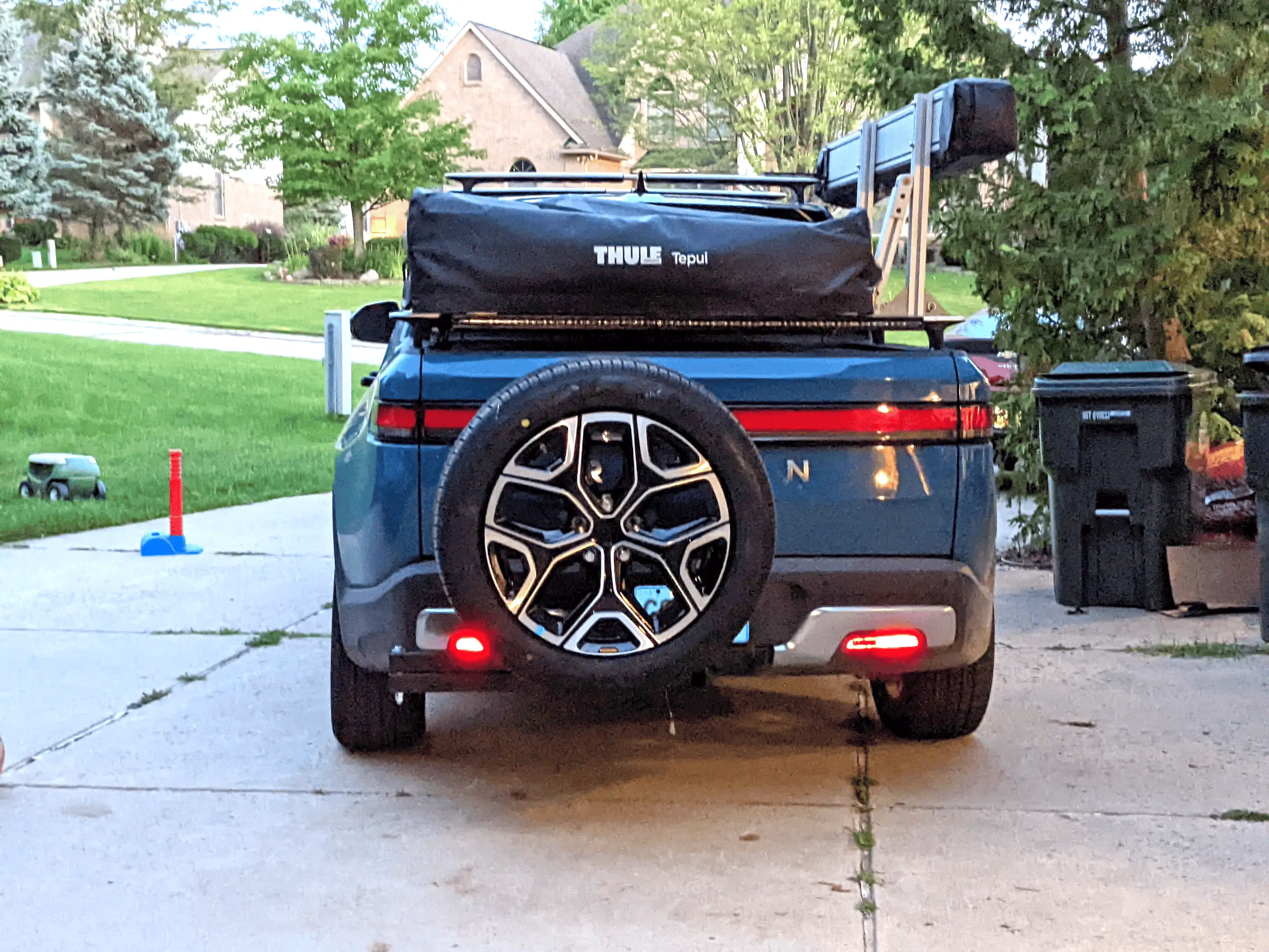 Rivian R1T R1S DIY Hitch mounted spare tire swing-out carrier for R1T DIY Hitch mounted spare tire swing-out carrier for Rivian R1T