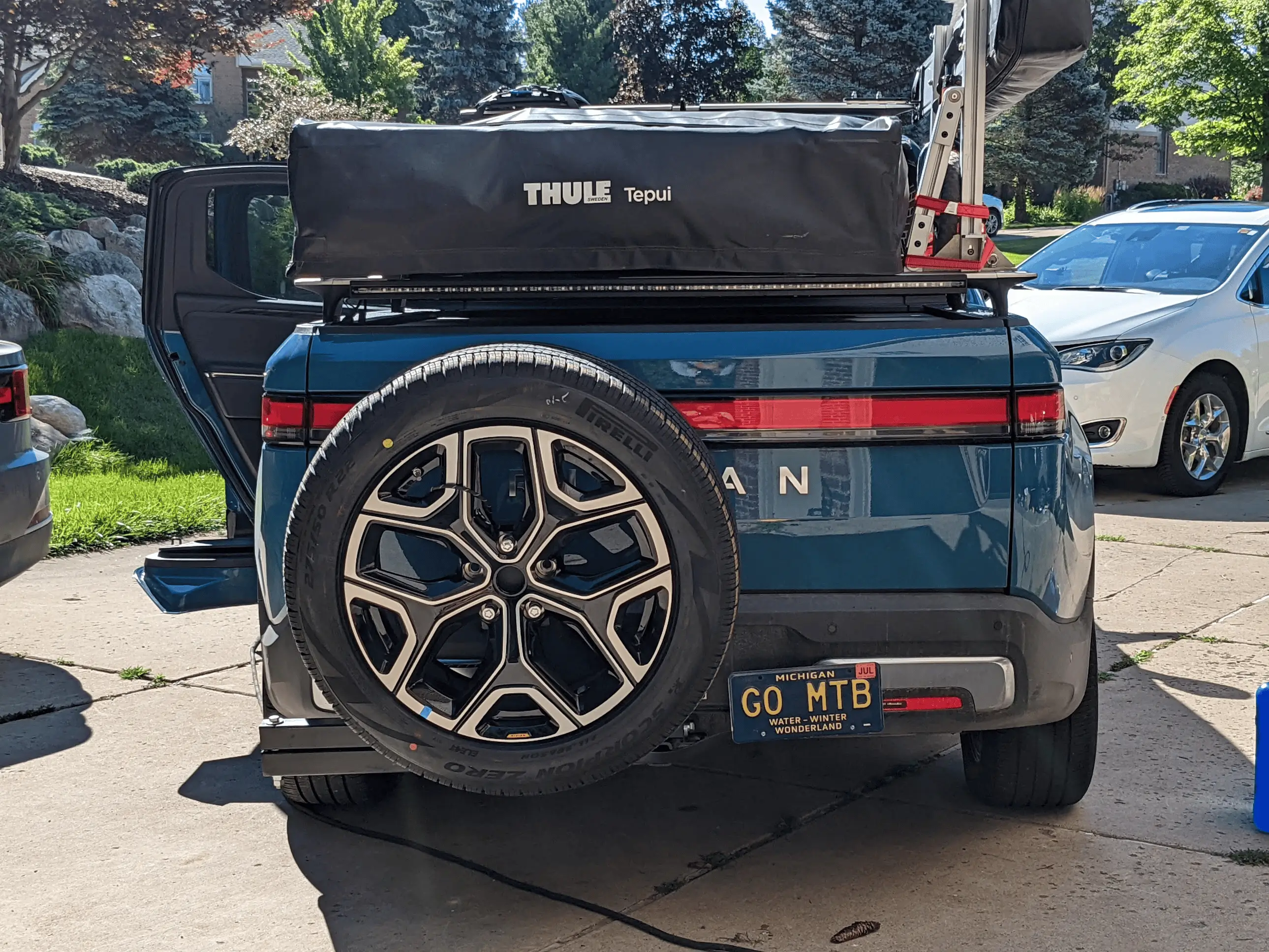 Rivian R1T R1S DIY Hitch mounted spare tire swing-out carrier for R1T 1660228074450