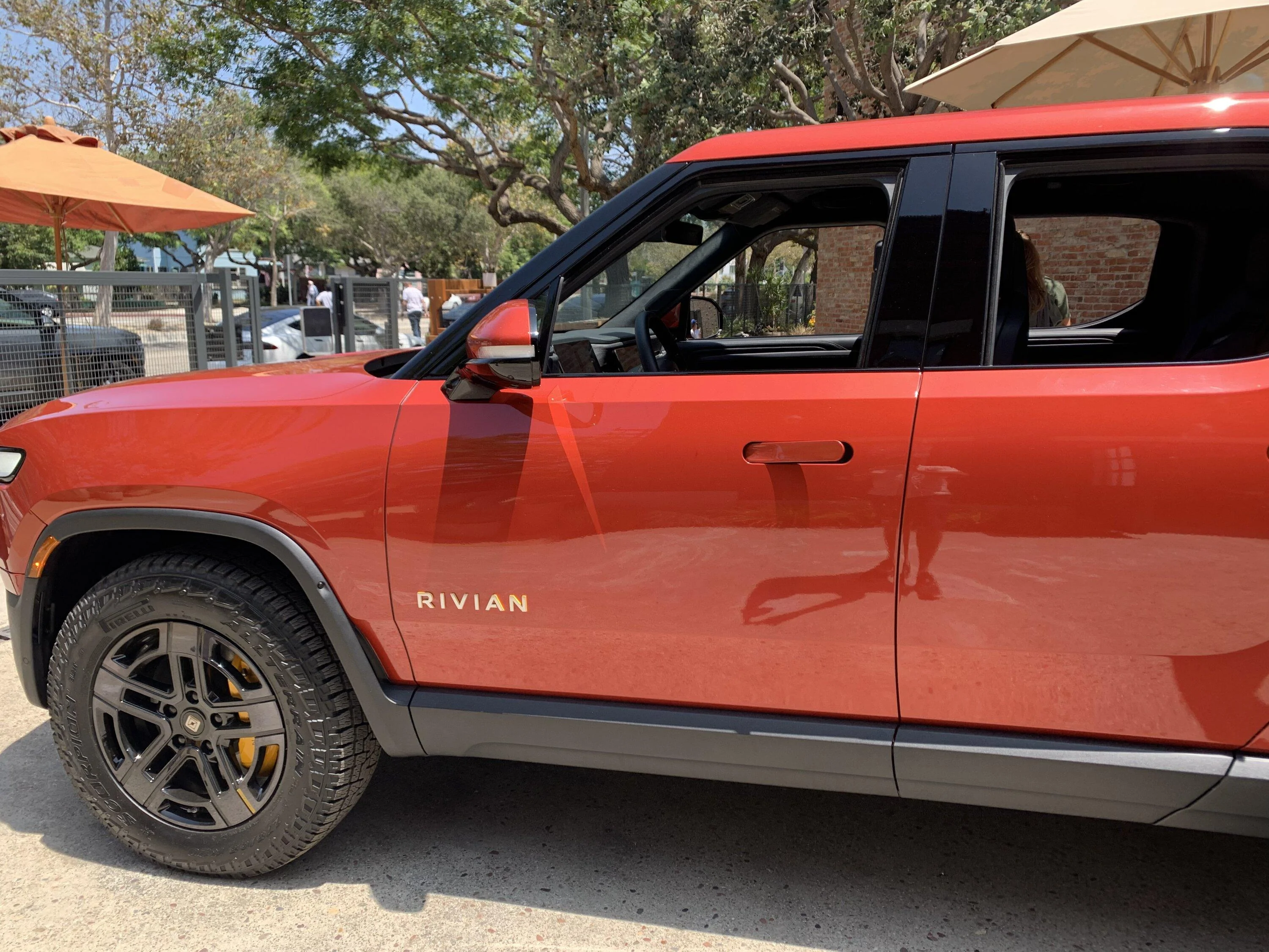 Rivian R1T R1S 22's vs. 20's - In depth discussion. 09DE81B1-D859-4A8B-B29E-31B594345D3A