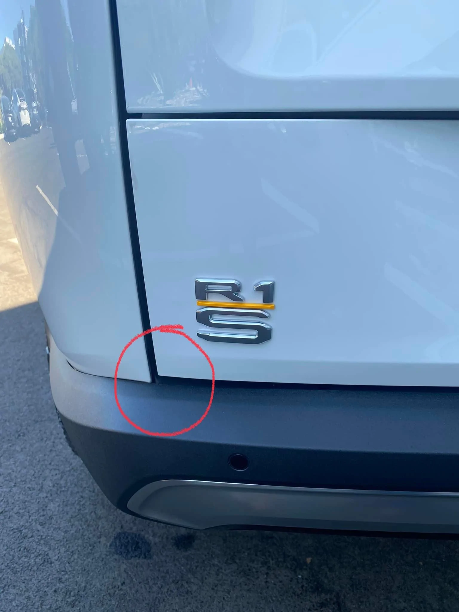 Rivian R1T R1S R1S Delivered: maybe employee affiliated EDA9B1E0-7813-419D-827E-13CEA53D38CE