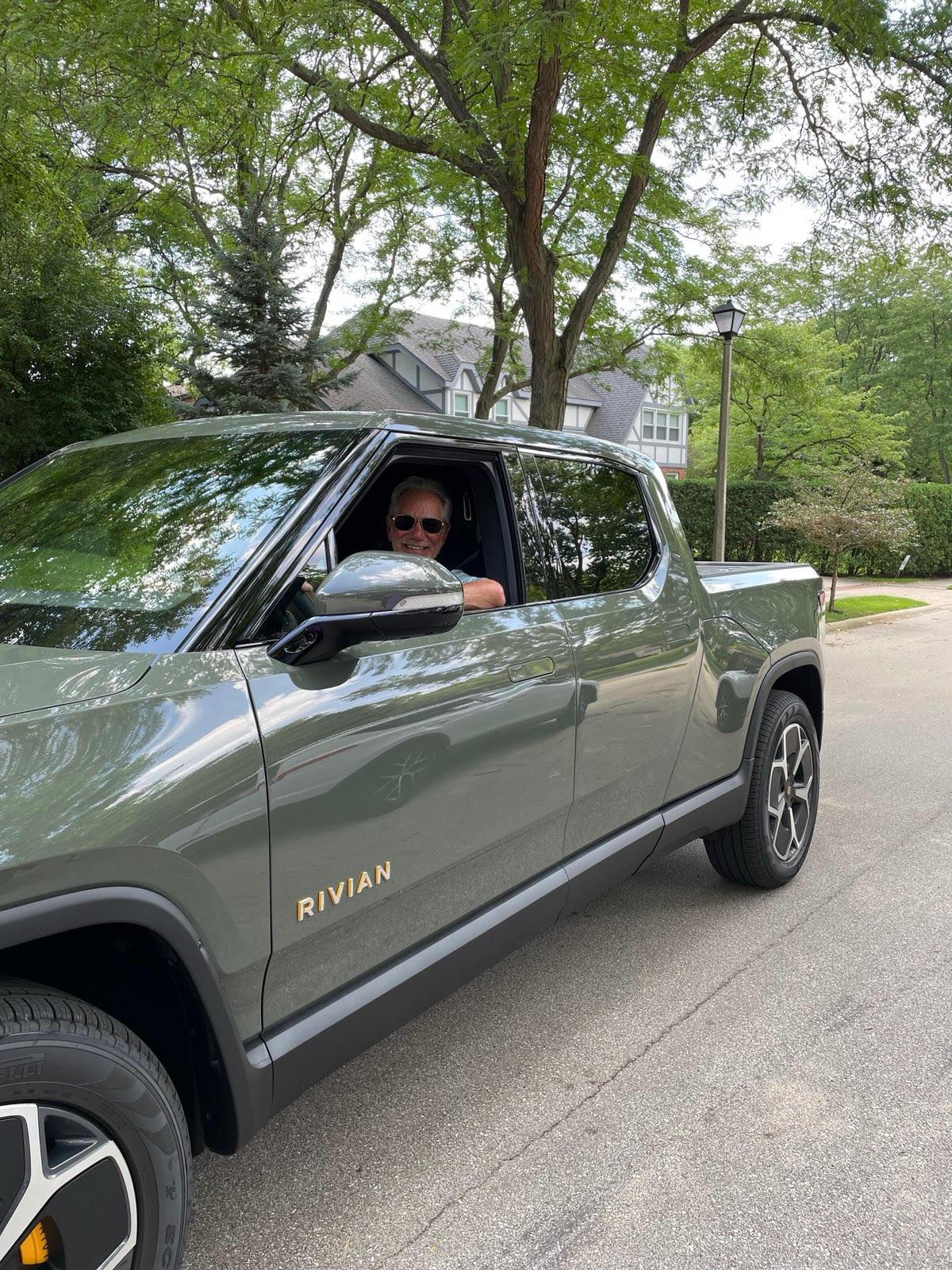 Rivian R1T R1S LAUNCH GREEN R1T Photos r1t