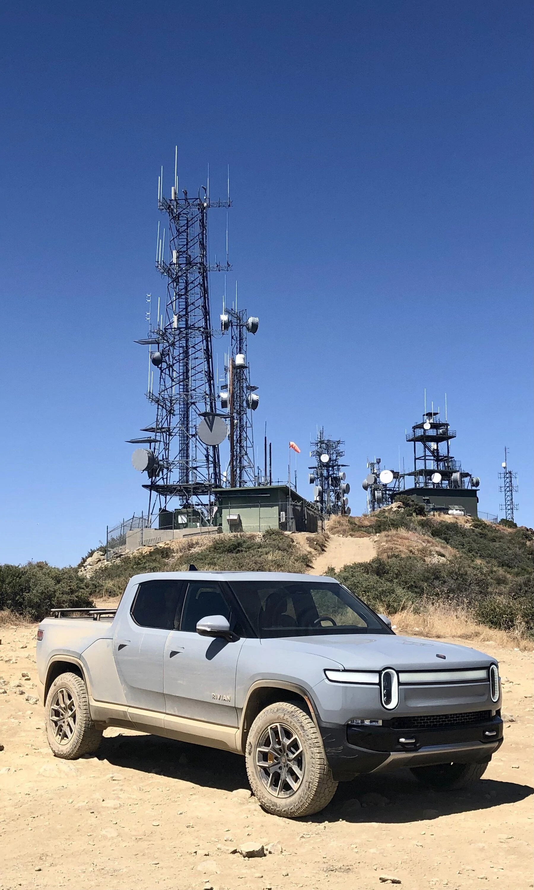 Rivian R1T R1S LIMESTONE R1T Photos IMG_4191