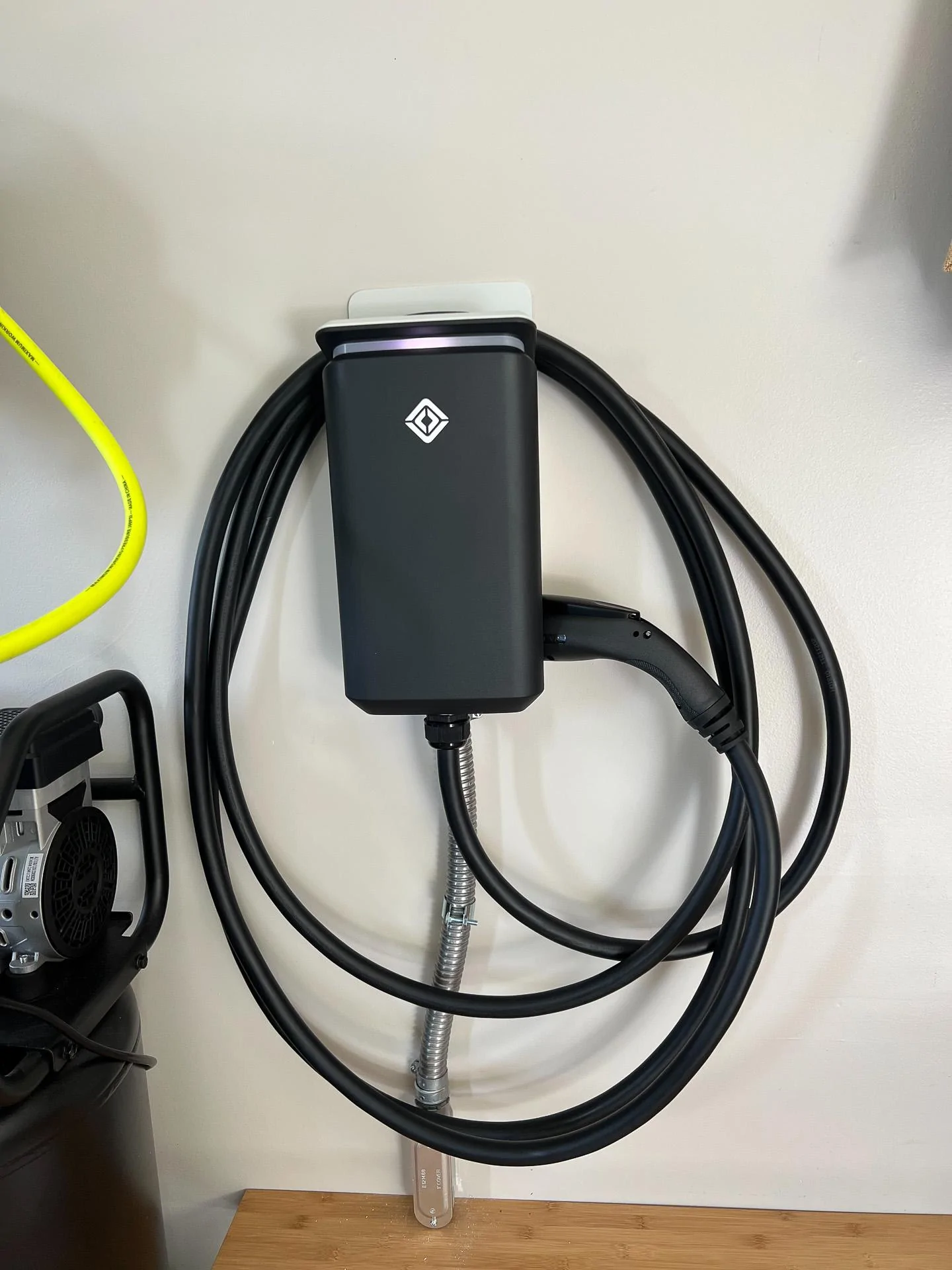 Rivian R1T R1S Rivian EVSE and 4 AWG 20220815_191823058_iOS-3