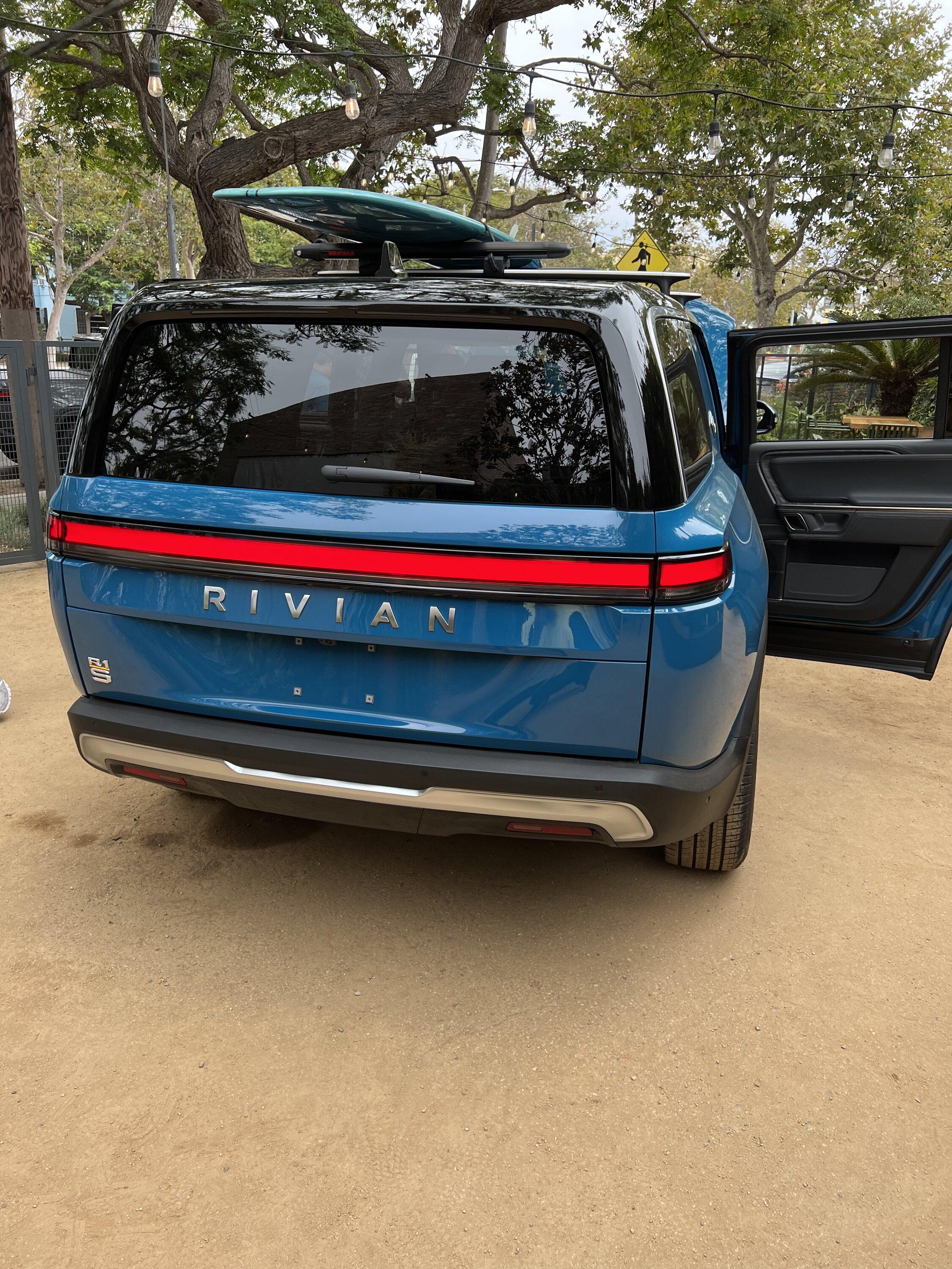 Rivian R1T R1S R1S Delivered: maybe employee affiliated 4279E5D0-2C2C-4290-A5A6-65AAA7B13F3E