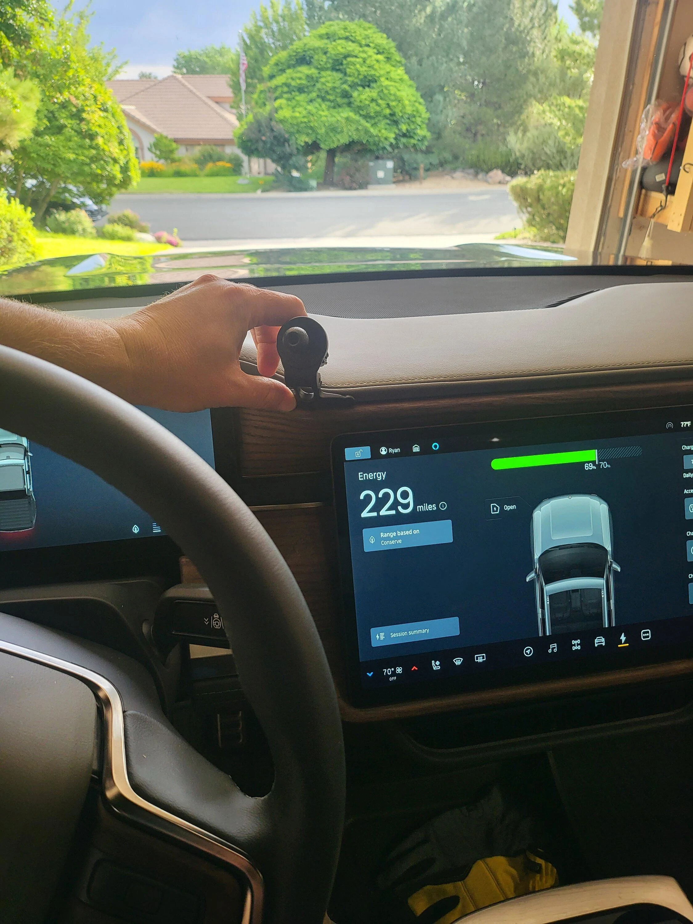 Rivian R1T R1S Mounting a cell phone.  Has anyone done it? 20220817_080934