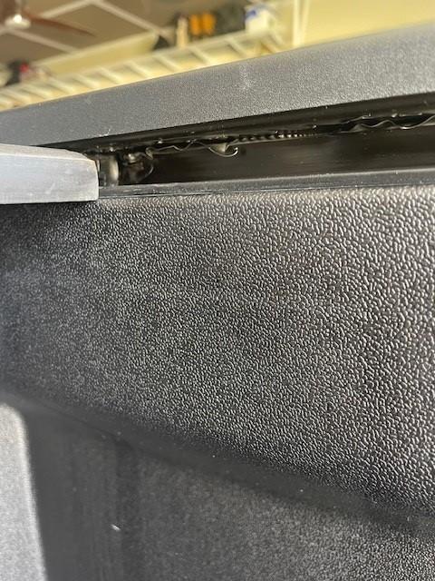 Rivian R1T R1S Tonneau cover issues t3