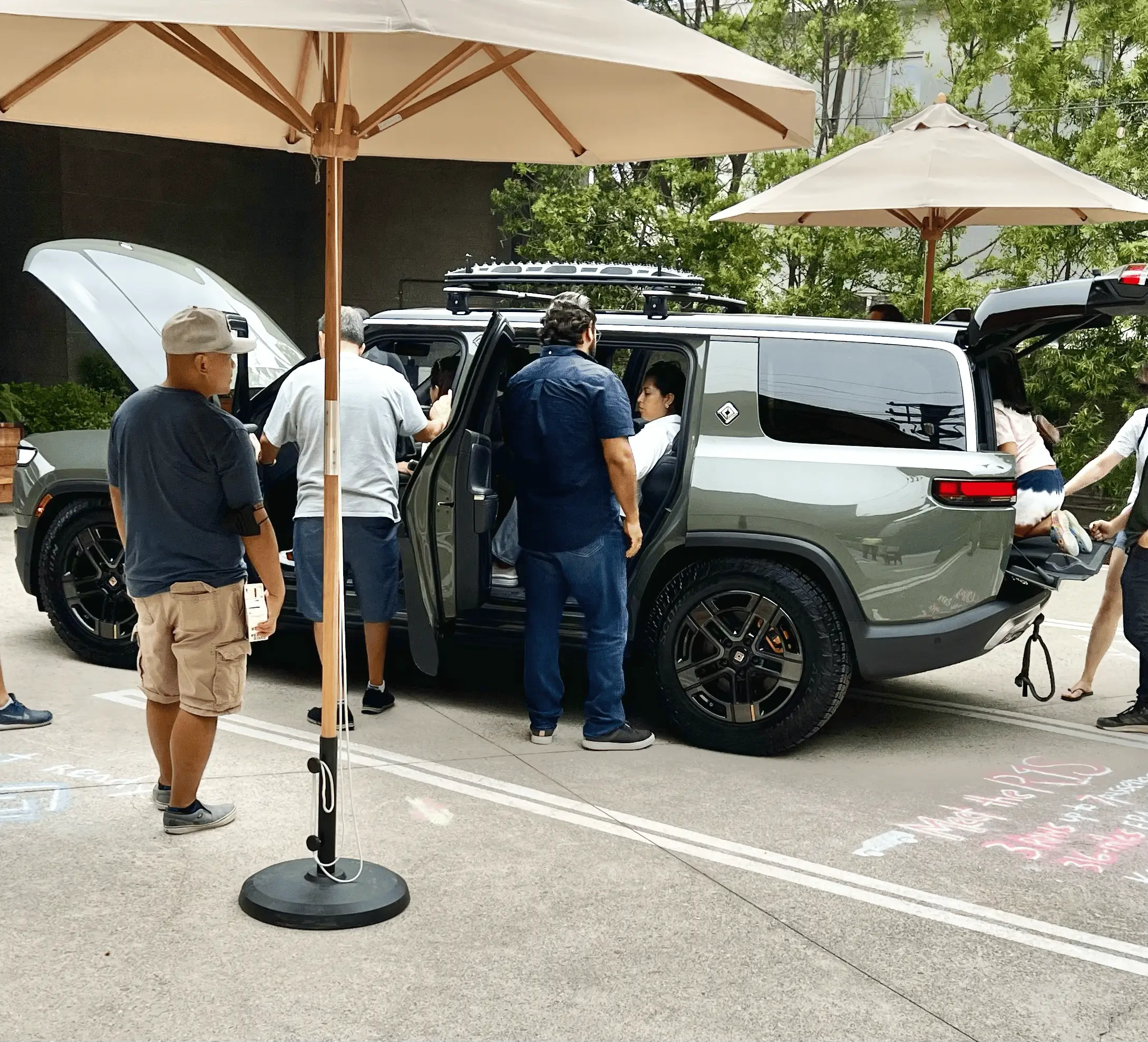 Rivian R1T R1S 22's vs. 20's - In depth discussion. tempImageWPnfAd