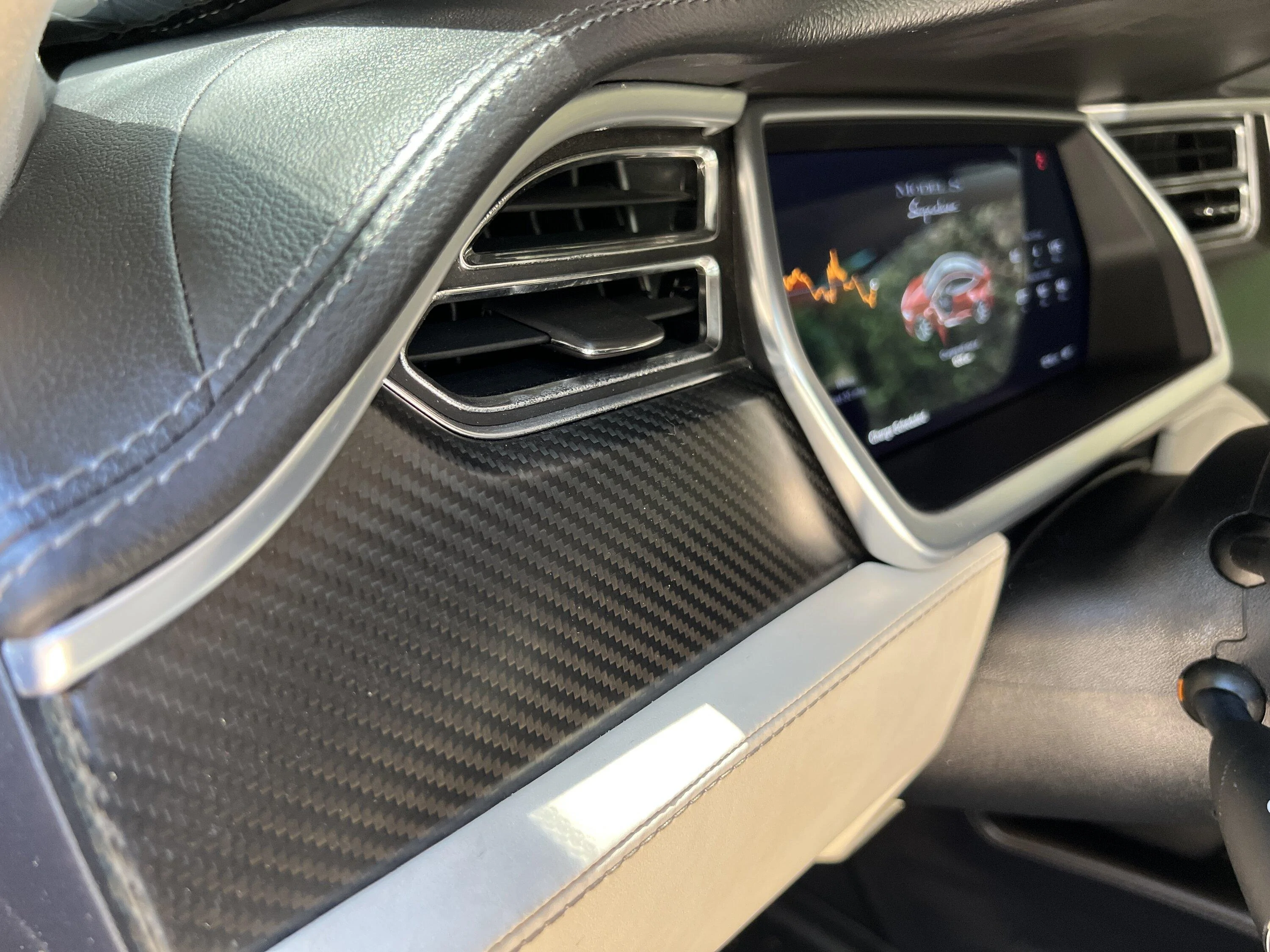 Rivian R1T R1S [Update: Official look at new OC interior w/ dark-stained ash wood] Ocean Coast with BM wood trim are shipping soon according to service center guide 34E48916-CB05-4039-A572-AE8C99822550